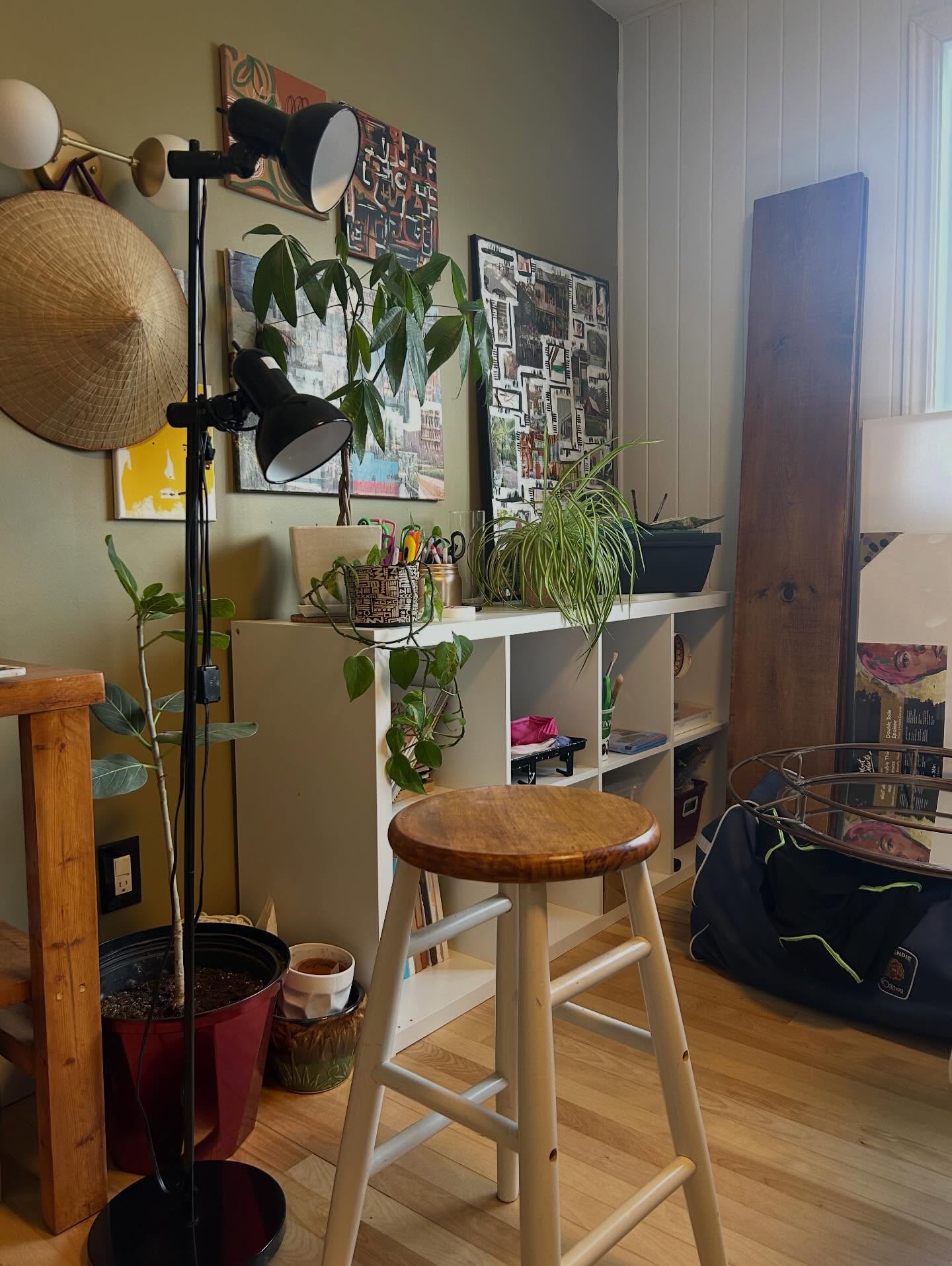 What the studio’s been looking like lately…
Too many projects on the go, not quite enough space to bring them all to life. My mind is moving faster than my hands can keep up and it’s been feeling a little chaotic (and honestly, a bit frustrating).
Time to pause, reset, and find a rhythm that actually works.
If you’ve been here before — how did you recalibrate?
#niksenmoods
#ideas
#projects