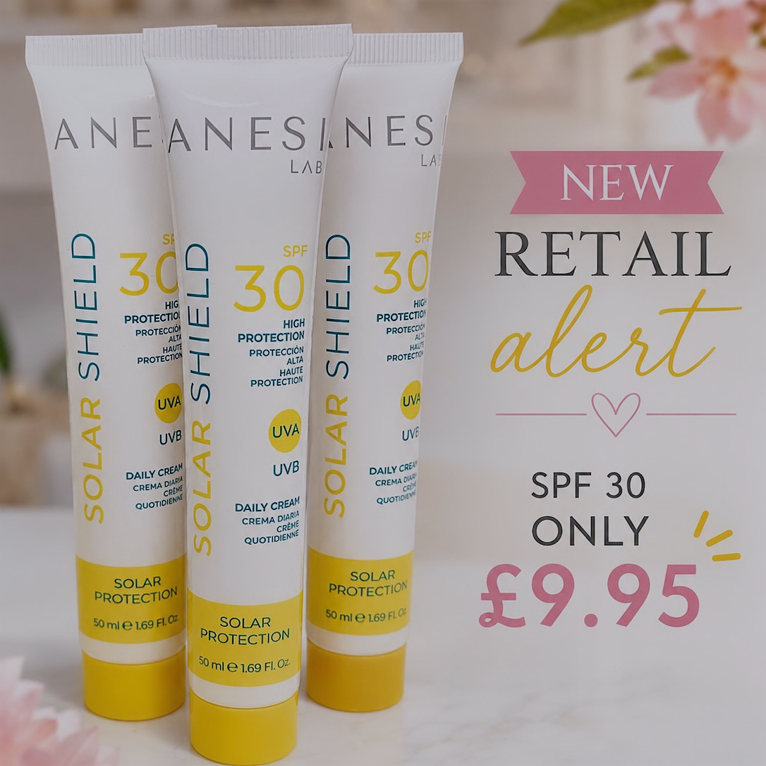 ☀️ NEW RETAIL ALERT ☀️
Protect your glow every day with SPF 30 protection 💛
✨ Lightweight daily protection
✨ UVA & UVB defence
✨ Perfect for everyday wear
Now only £9.95 🙌
Pop in salon or message to reserve yours 💌