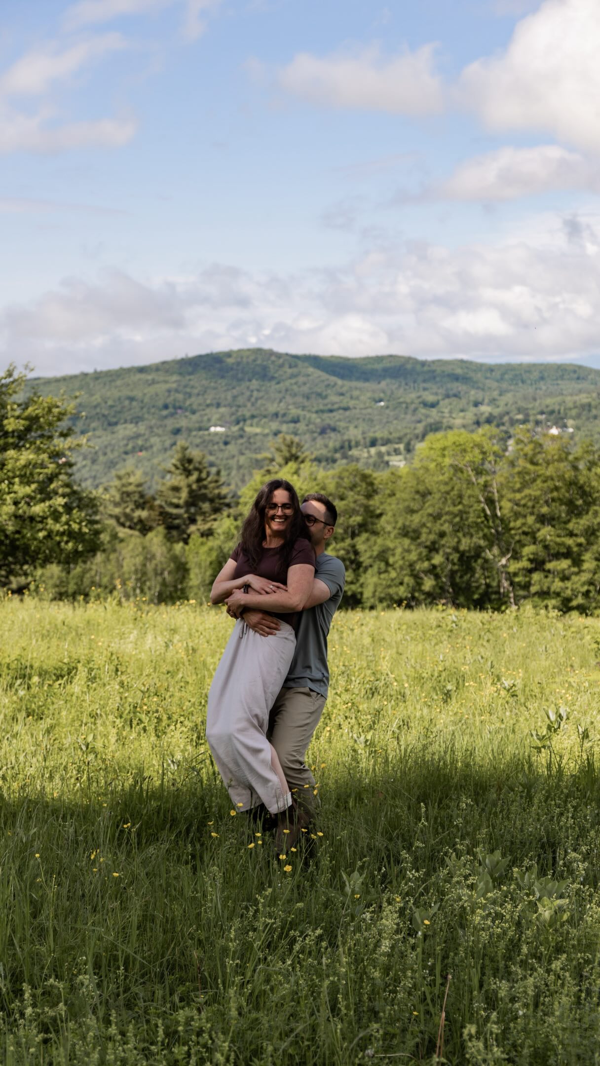 Photographers in New England, it’s that time 🫡
May hits and immediately I’m day dreaming about golden hour sessions, 8 pm sunsets and all my time being spent outside with a camera in hand.
We made it fam.