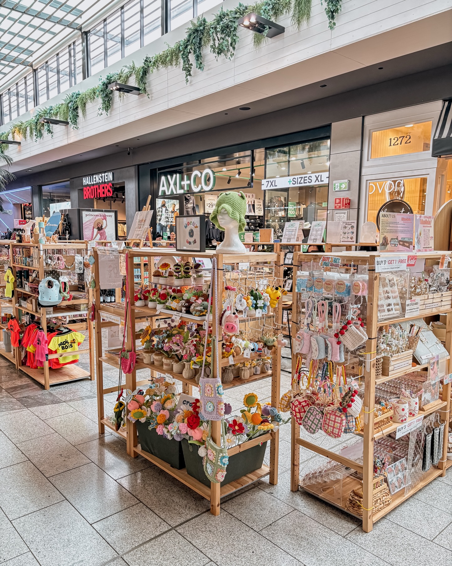 Still searching for the perfect Mother’s Day gift? 🌸
Come and find us at Westfield North Lakes because the best gifts don’t come from department stores. They come from real makers who pour their heart into every single piece.🧡🧡🧡
We’re talking hand poured soy wax melts that make any home feel like a hug 🕯️, handcrafted crochet flowers that never wilt 🌻, framed butterfly art that stops you in your tracks 🦋, stunning glass tumblers she’ll use every single day, lush little plants and pots to brighten up her space 🌿, and so much more waiting to be discovered.
Not every gift here is designed for Mum but the ones that are? She’ll absolutely love them.✨
Pop in and have a look around. Mother’s Day is coming and we’ve got you covered. 🛍️
📍 Westfield North Lakes, QLD