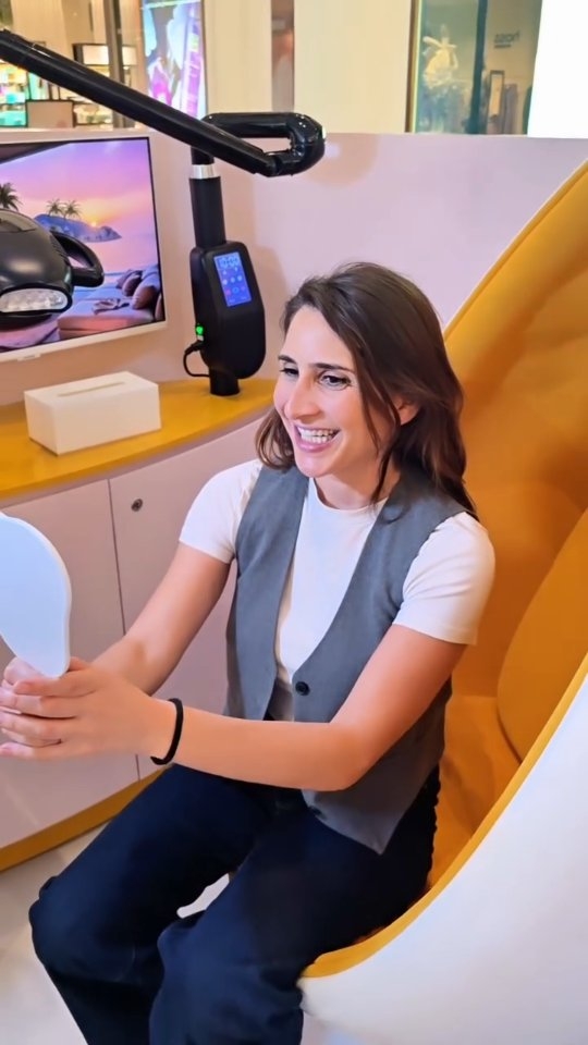 Os cuento cómo fue todo en @smilyn_es 😁
#blanqueamientodental por 149e, muy cómodo y sin dolor!