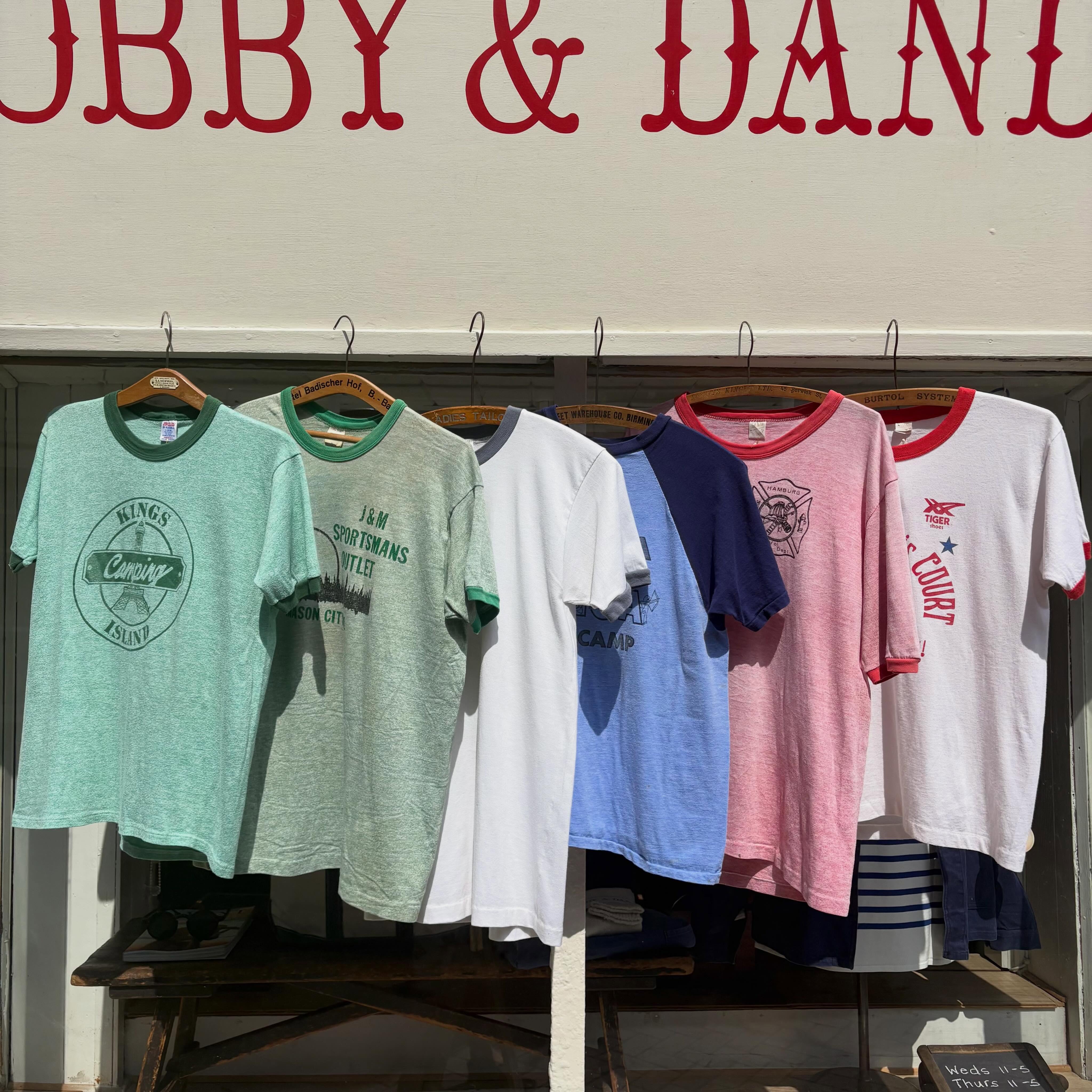 Tees to please! ✌🏻
Ringer tees have been a style staple for decades. Our true vintage 1970s & 1980s single stitch pieces are perfect for Summer and currently available at Bobby & Dandy.
Most of our vintage tees are at least 40 years old! We love the character and charm of these rare older pieces.
bobbyanddandy.co.uk
#vintageringer #singlestitchtshirt #singlestitch #vintagepaperthin #vintageringertee