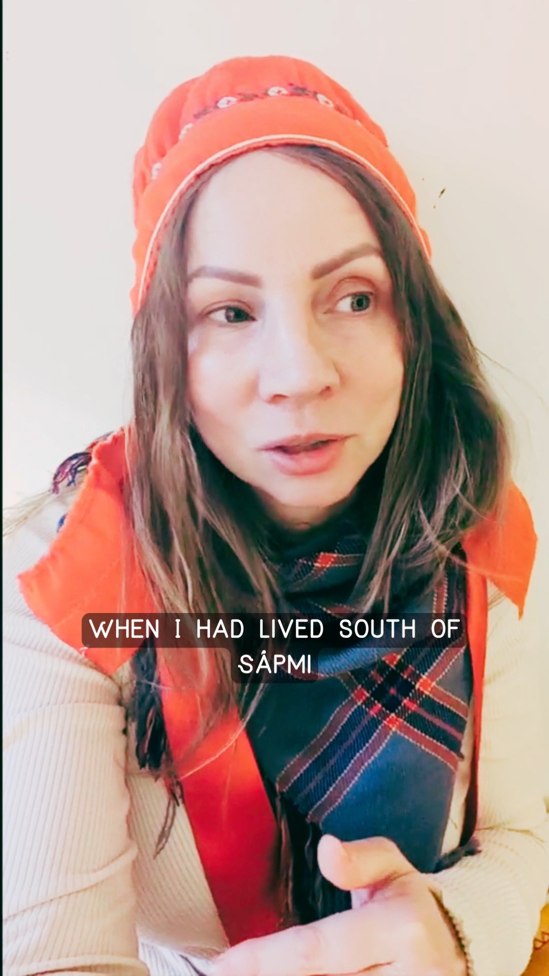 What small thing could you do today to remind you of your indigenousness?
Maid don livččet dáhkat jus don orut guhkkin Sámi guovlluin ja hálidat dovdat Sámi gullevašvuođa?
#sápmi #reindigenize #decolonizedminds #lifehack