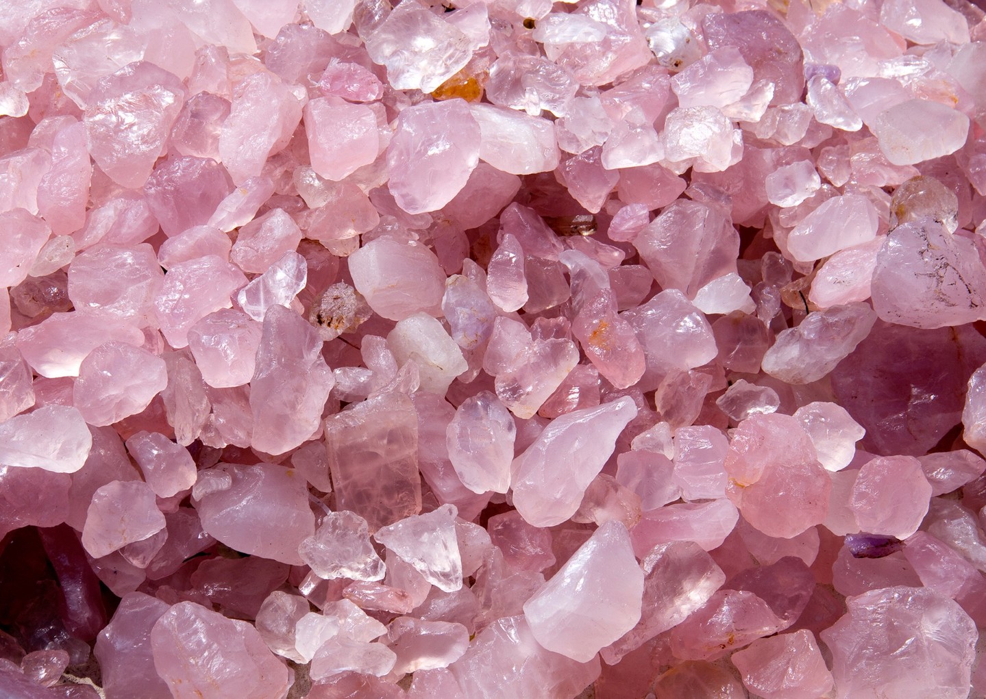 20% off Rose Quartz jewelry for Mother's Day❤️
Show her your love with Rose Quartz, the beautiful stone of love. This Mother’s Day, enjoy 20% off our Rose Quartz jewelry.