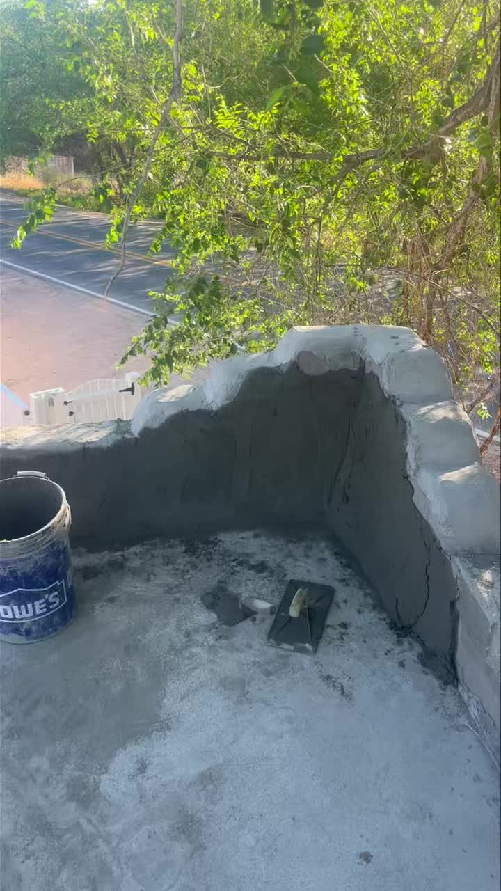 Long shot !
Longer than I thought but those little roof walls are almost done