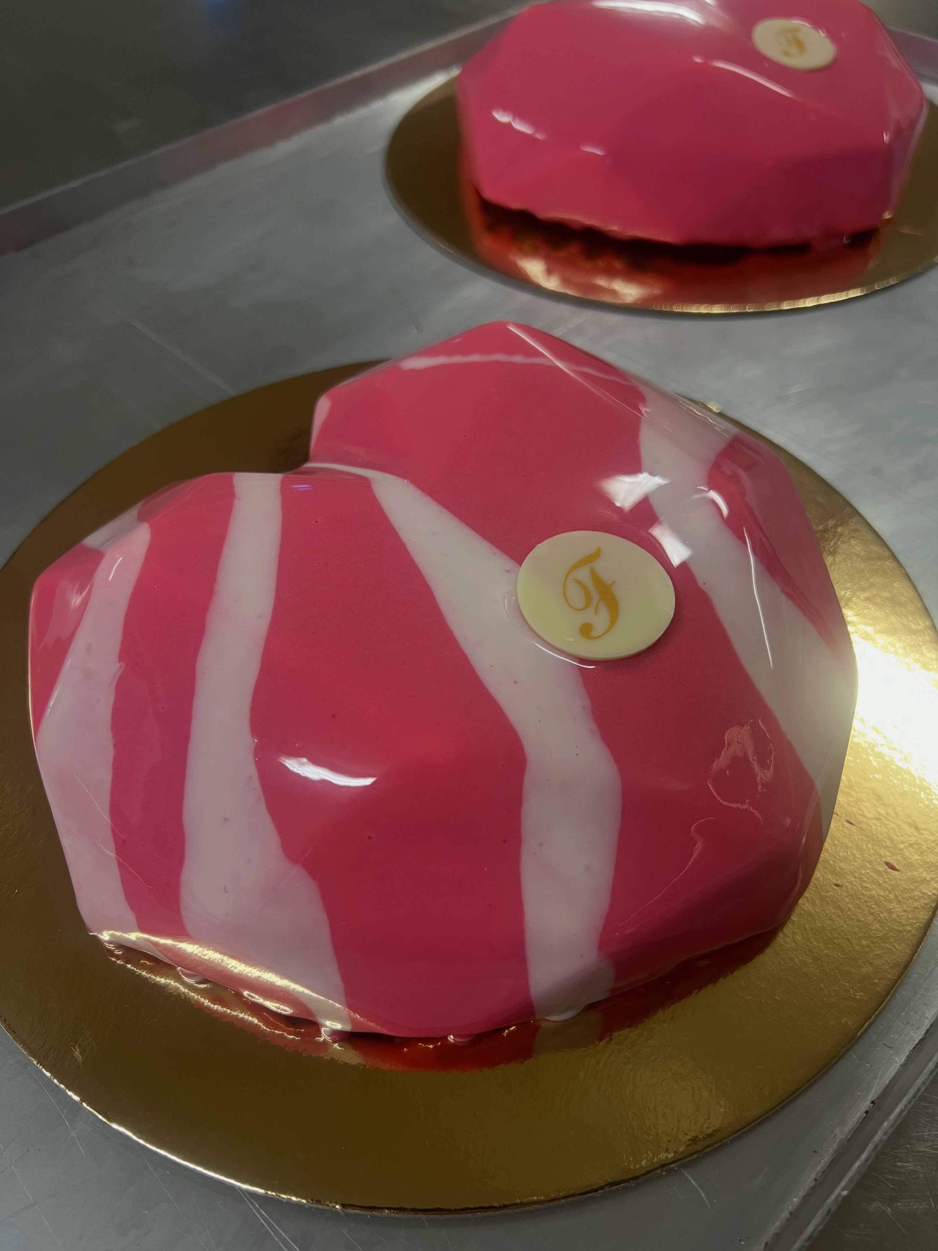 Mother’s Day deserves something a little special 💗
These handcrafted Mother’s Day cakes are now available at Flute in limited numbers. Finished with a stunning mirror glaze and made to impress, they’re the kind of dessert that becomes the centrepiece of the table.
Limited supply available!