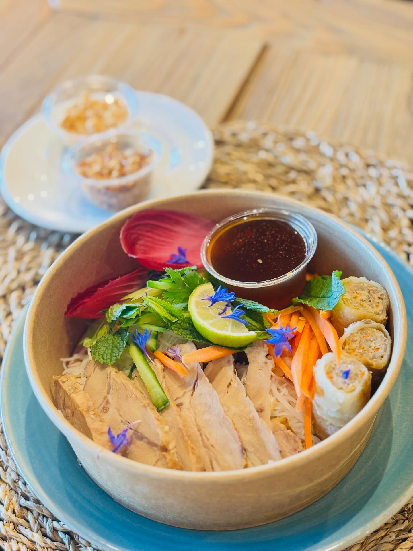 Aujourd’hui, on vous a préparé un Bo bun 🍵🌿
Sur place ou à emporter.
Infos & résa
04.75.97.46.64