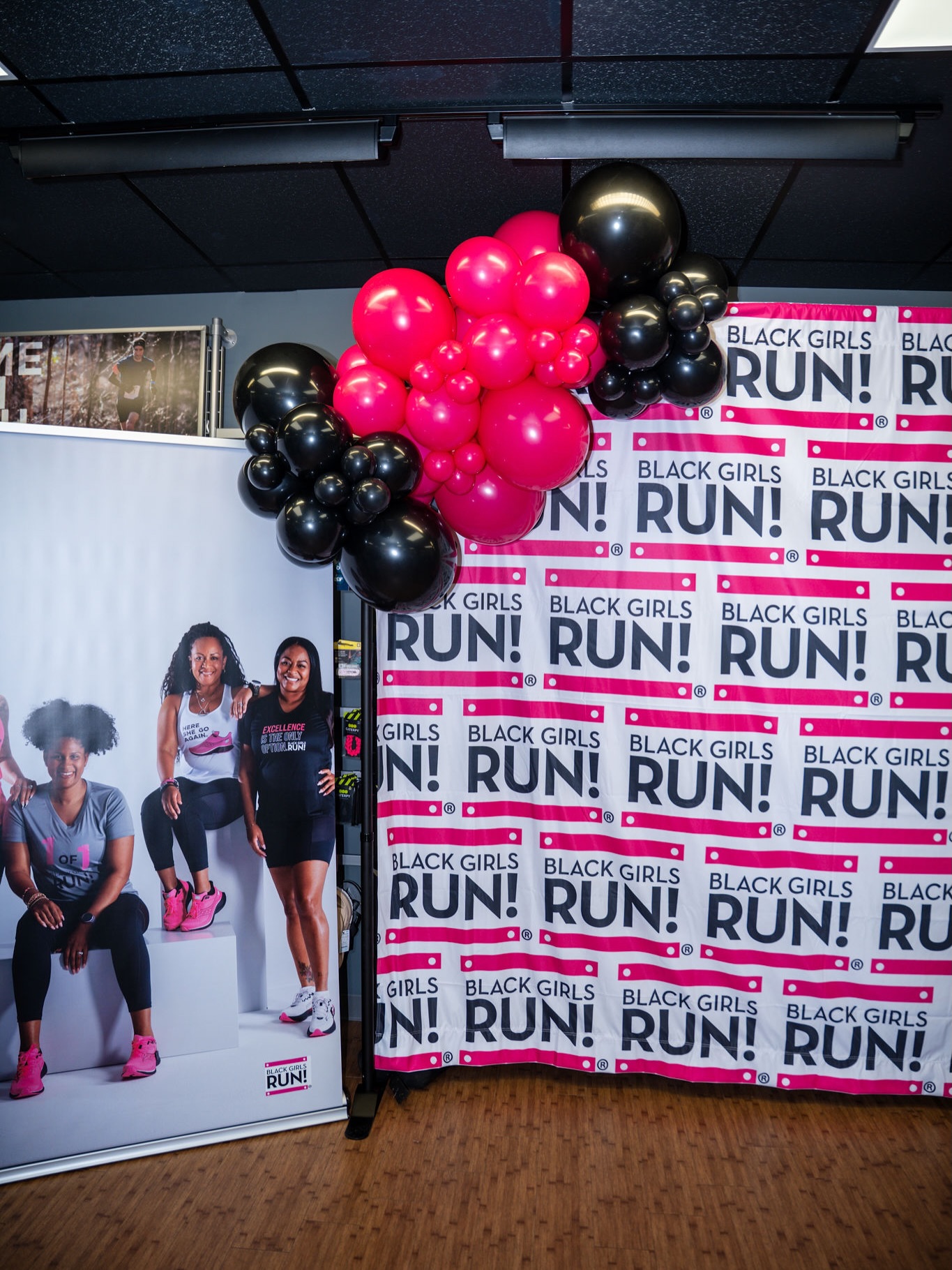 Still not over this one 💕✨ Back in March, we had the honor of being part of the @officialblackgirlsrun x @saucony shoe release celebration and yes… I absolutely had to grab a pair for myself 👟😂 You’ll probably catch me wearing them during installs because they are SO comfortable!
Huge shoutout to CEO @jayellalexander for always including us in such special and memorable moments for her, her brand, and her family. Your continued support truly means the world to us! 🫶🏾
📸: @phew.shots
#rvaballoons #balloonarch #rvaevents #richmondevents #balloondecor corporateevents rvasmallbusiness eventdecor balloonstylist