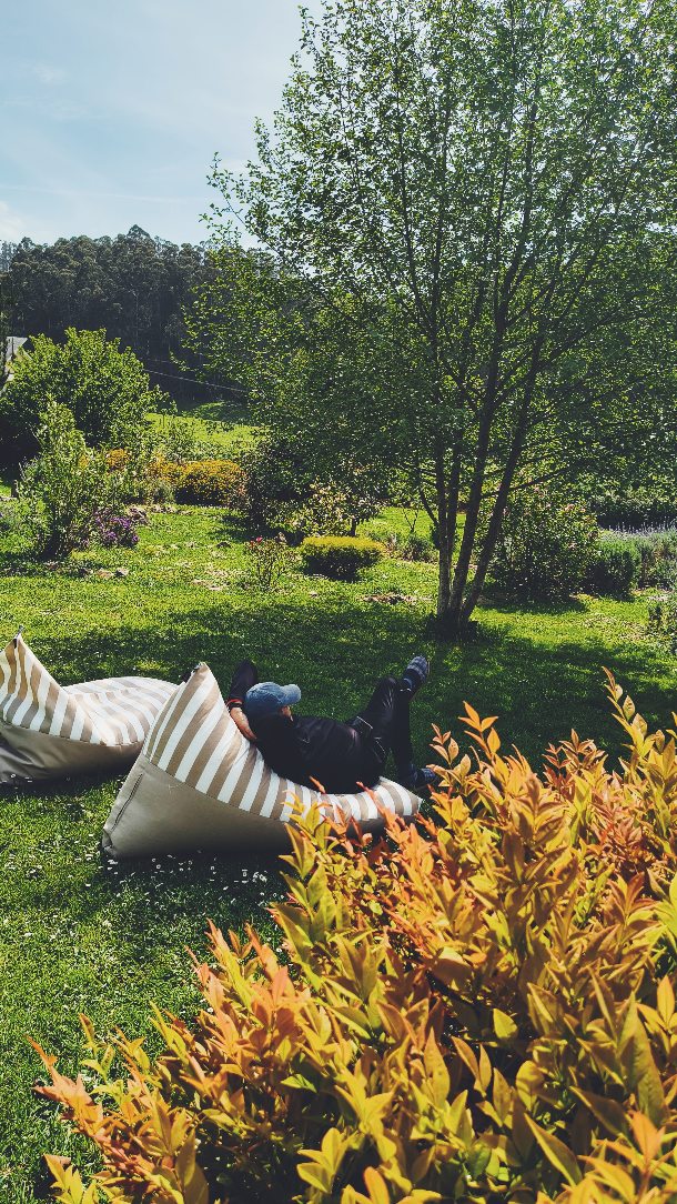 ¿Cómo están siendo las semanas Pre Retiro? ☀️
1. Recolectando en nuestro huerto los ingredientes que vamos a compartir con la tribu
2. Mucho yoga y prácticas para compartir
3. Preparando nuestro jardín terapéutico
4. Cuidándonos, nutriendonos de naturaleza
5. Mucho descanso
How are we living the preretreat weeks? ☀️
1. Picking from our veggie garden the ingredients that we are going to share with the tribe.
2. Lots of yoga and practices to share
3. Preparing our therapeutic garden
4. Taking care of ourselves and nourrish ourselves with nature
5. Always lots of rest
#casakukui #yoga #retreat #surf #retiro