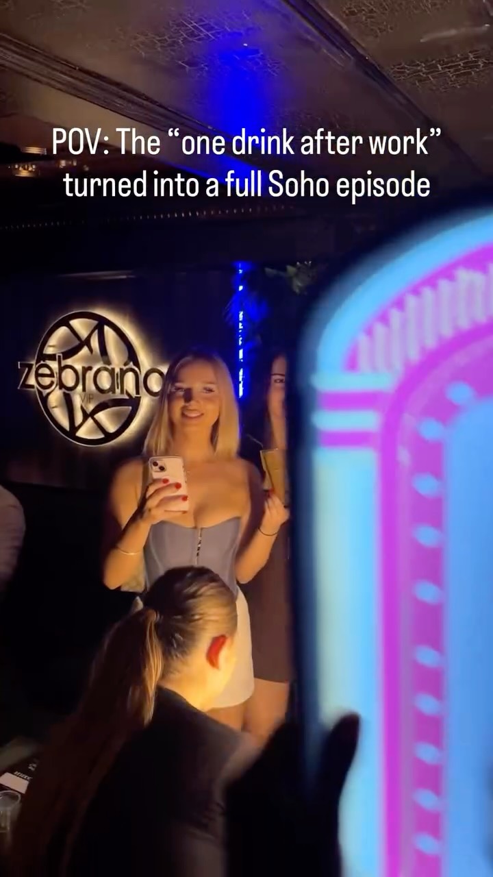 Some nights in Soho just happen like that ✨🥂
Live DJs, cocktails, darts, karaoke & VIP tables all under one roof.
📍Zebrano Soho | 18 Greek Street#zebranosoho #happyhour #sohonights #karaokesoho #dartsroom