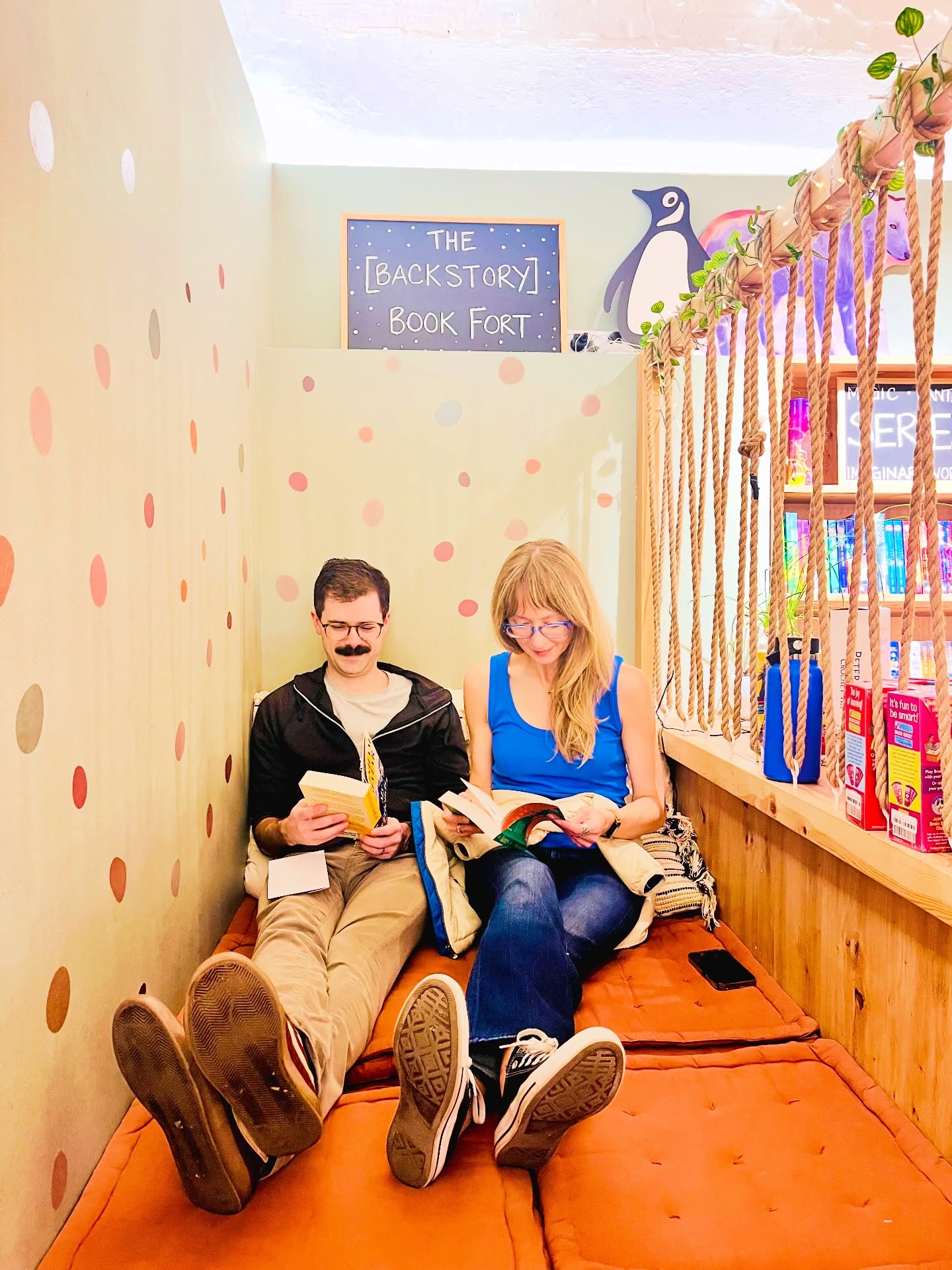 The Backstory Book Fort: built for kids — and inner children.
What book would *you* bring in?
#indiebookshop #bookstagram #barcelona #englishbooks