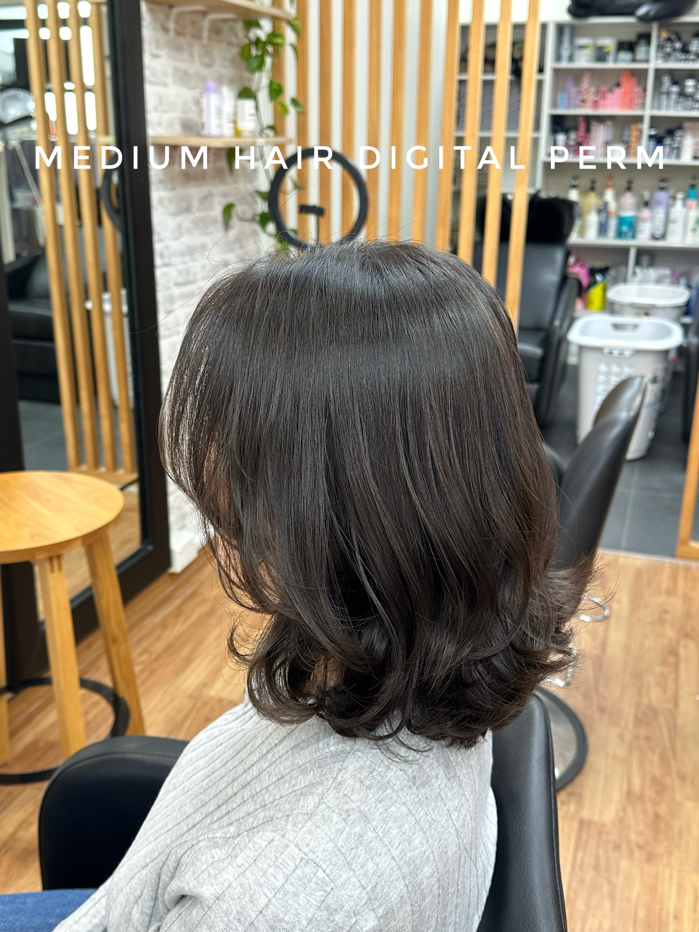 Soft layers, glossy texture, and effortless movement ✨
Korean-style medium hair with a natural digital perm for an elegant everyday look.
#mediumhair#digitalperm#koreanhairstyle
#aucklandsalon#nzhair