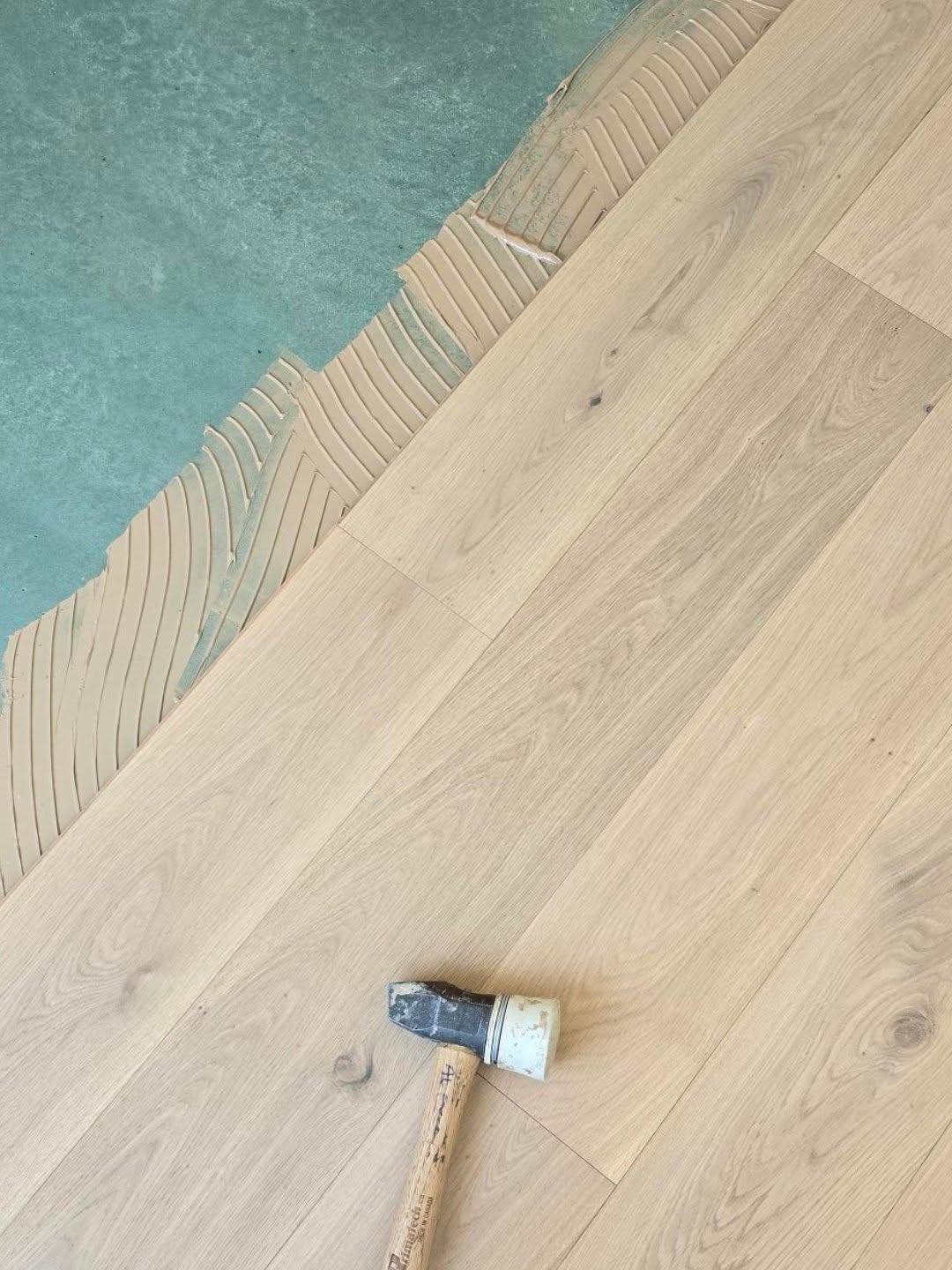Built to last from the ground up 👌🏼
At Imperial Flooring Australia®️, we only install our engineered timber flooring using a full glue down system - no floating floors. Why? Because a proper direct stick installation delivers a more solid feel underfoot, reduces movement, minimises hollow sounds and gives better long-term stability for Australian conditions.
But the most important step starts before the flooring even goes down… sealing the slab correctly.
Every concrete slab contains moisture. If it’s not properly sealed, that moisture can eventually lead to flooring movement, cupping, adhesive failure and costly repairs. That’s why we always use a professional moisture barrier system before installation.
Products used in this project 👇🏼
▪️ Raw Oak | 15mm Engineered Oak
▪️ Bostik Ultraset HP Timber Adhesive
▪️ Wakol PU280 Moisture Barrier
It’s not just about how the floor looks on day one — it’s about how it performs for years to come.
Supply & Installed by Imperial Flooring Australia®️