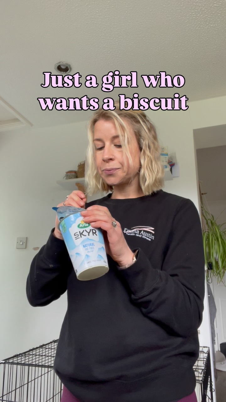 🍪Hungry?!🍪
What kind of hunger?!…
Physical hunger, so you need fuelling food?
Or
Emotional hunger, so you want something tasty/crunchy that’ll give that dopamine hit?
Today, I wanted both.
I went for some high-protein yoghurt first to get some actual energy & to fill my hunger hole.
Then, I had a chocolate biscuit to hit my happiness spot.
If I’d have gone straight for the biscuits, I probably wouldn’t have stopped at one.
I know myself well enough to know that.
All hail Skyr yoghurt 🙌🏼