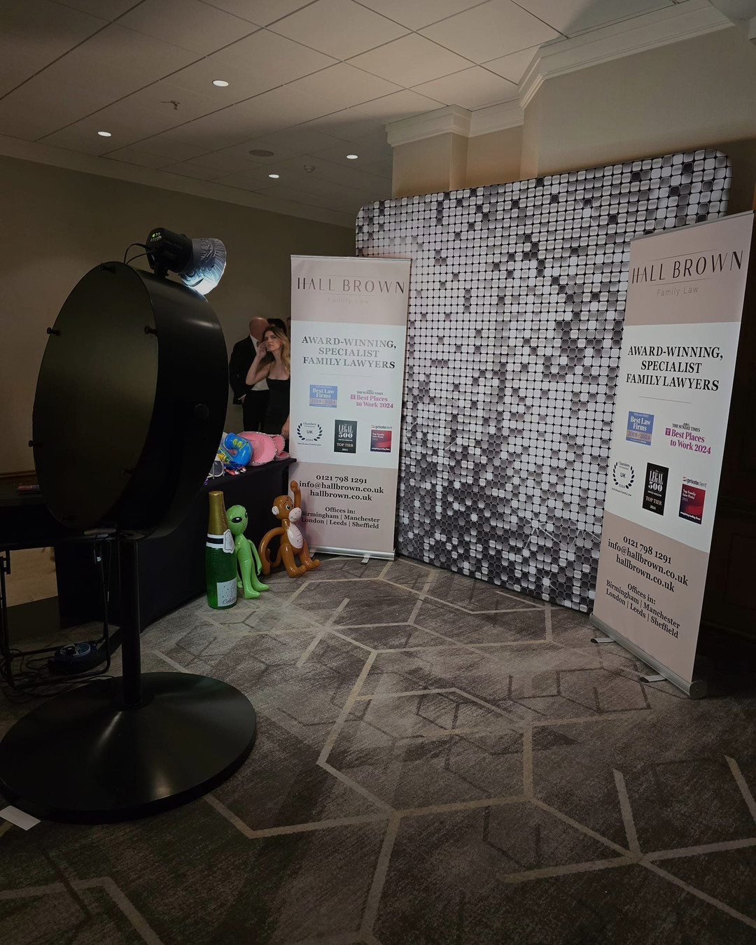 Step inside our mirror booth at a Staffordshire wedding — where guests laugh, pose, and walk away with perfect prints in seconds. We capture crisp, premium photos and make sharing effortless with free-download links for every guest. Planning a wedding, prom or party in the West Midlands? We’d love to bring the fun to Worcestershire, Warwickshire, Staffordshire or Shropshire. Link in bio to see packages and book a date. Tell us your favourite booth pose below! 📸✨🤍🕺 #FellsFunBooth #WeddingEntertainment #WestMidlandsWeddings #MirrorBooth