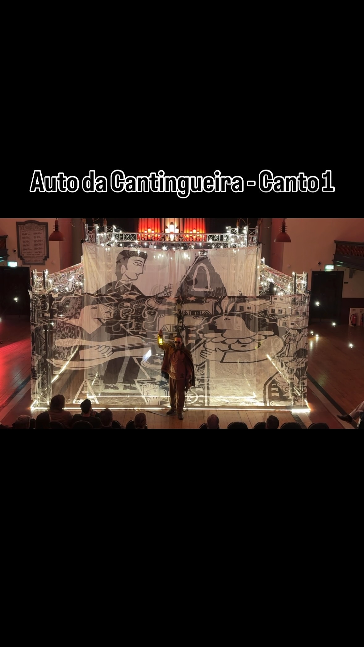 Um pedacinho desse bate e volta londrino. Final do 1° Canto do Auto da Catingueira, do grande @elomaroficial
Um verdadeiro prazer estar junto de novo com esses parceiros e amigos de tantos anos, @gabpace @giovannitristacci @geilsonsingerblack e @andrehellerlopes nosso diretor maravilhoso e com os novos parceiros do @apollo_ensemble @henriquegomide.piano e João Luis Nogueira ao violão.
@amandinhacmenezes produtora nota 1000, tão bom te reencontrar!
#baritone #opera #thatoperalife #autodacatingueira #roundchapel