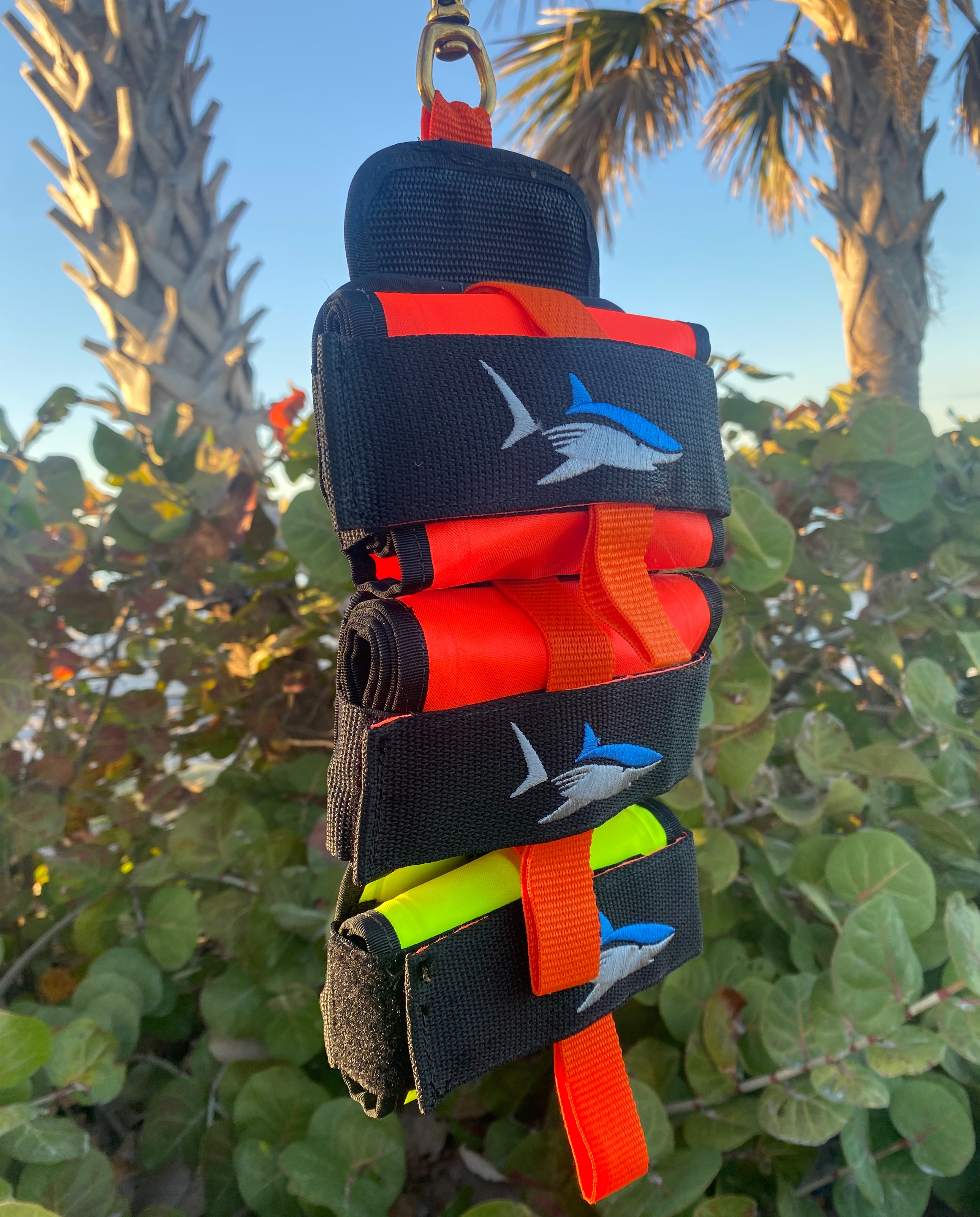 🚨ATTN Spearos🚨 As the water warms up & you plan your dive trips, be sure to check the quality of all spear gear 👉 pay attention to clips, hooks, inflation hoses, and rubber straps that don’t age well (especially after being unused this winter!)
#spearo #spearfishing #spearfishinggear #scubadiving #divegear