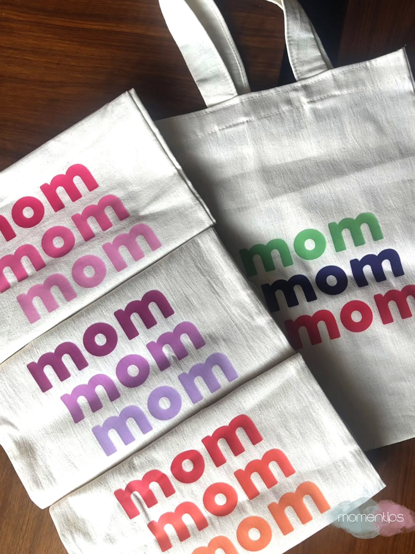 Tote bags para #mamá
---
👉 www.momentips.com
☎ 55 3552 2022
✈ Envíos a todo México
---
Recuerdos, detalles y regalos personalizados para ocasiones especiales.
#Momentips #DiaDeLasMadres #10DeMayo #RegaloParaMama