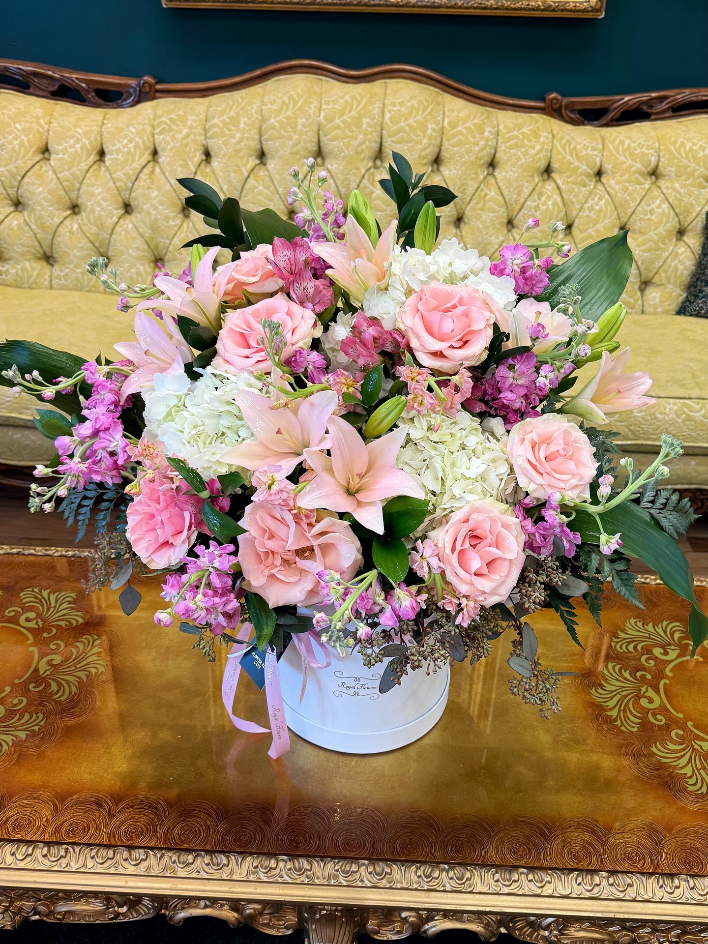 Soft, dreamy, and perfect for brightening any room ππΈ Which flower in this bouquet is your favorite?
#FloralDreams #BouquetGoals #royalflowersnj #medfordnj