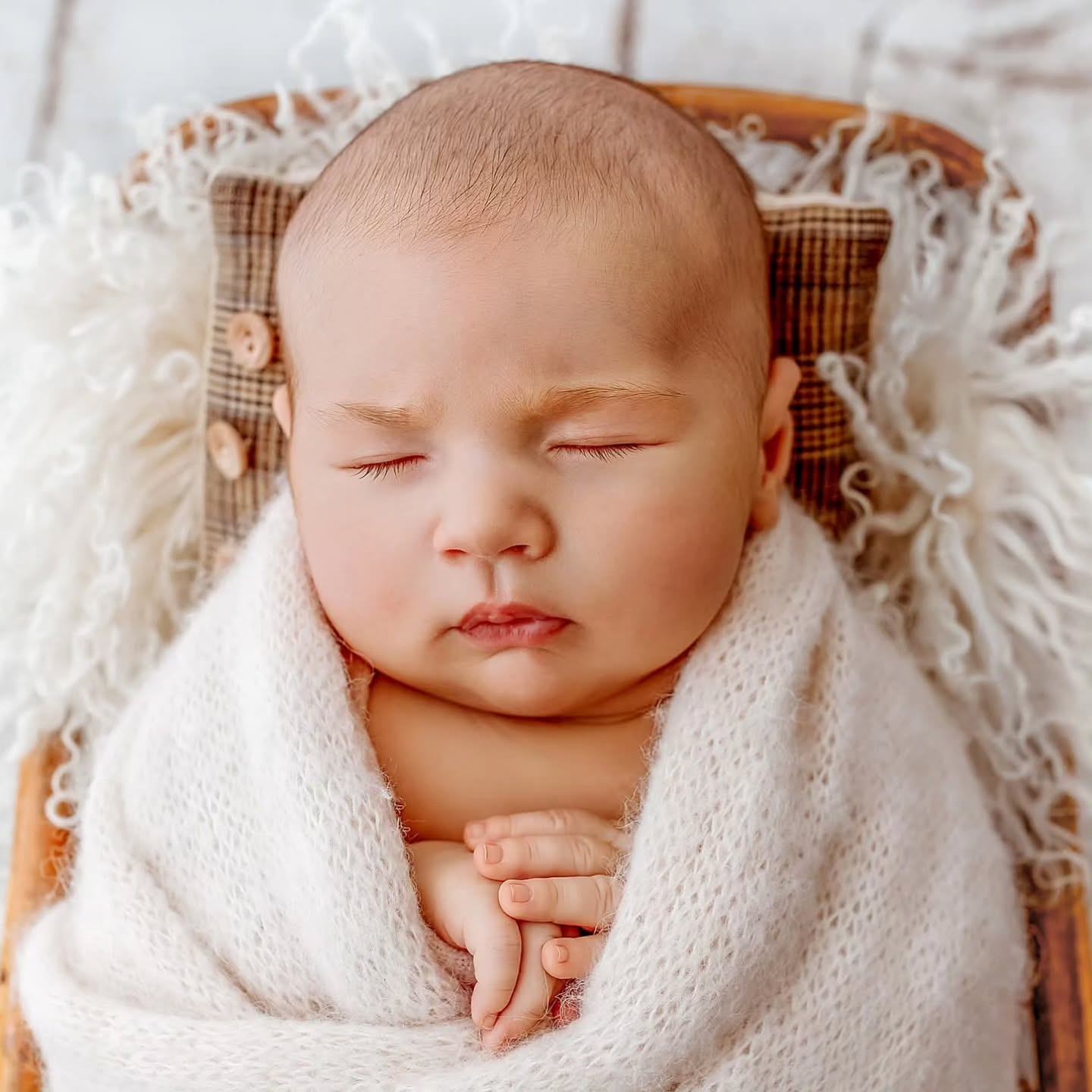 Those tiny fingers.
That soft, peaceful sleep.
The way they fit perfectly into the smallest little space… 🤍
Newborn days are fleeting — and before you even realise it, they’ve already changed.
This is why newborn photography is so much more than just pictures… it’s about preserving a moment in time that you can never get back ✨
During the first 2–3 weeks, babies are naturally sleepy and curled, allowing me to safely and gently create these beautiful, timeless images you’ll treasure forever. Every pose is baby-led, every detail carefully styled, and your baby’s comfort and safety is always my top priority.
A professional newborn session means:
✨ Calm, relaxed experience — no stress for parents
✨ Access to a wide range of beautiful props, wraps, and setups
✨ Expert posing with full focus on baby’s safety
✨ High-end, fine art images you won’t be able to recreate yourself
These images become part of your family story… displayed on your walls, passed down through generations, and cherished more with every year 🤍
If you’re expecting, the best time to book your newborn session is during pregnancy to guarantee availability. Your due date is reserved, and once your baby arrives, we schedule the perfect session time.
📍 Based in Swindon, specialising in newborn, maternity photography for families across Wiltshire
✨ Limited availability each month
📩 Get in touch to secure your session
_________________________________________
https://www.veronicasphotography.com/contact
#SwindonPhotographer
#NewbornPhotographySwindon
#WiltshirePhotographer
#NewbornPhotoshoot
#BabyPhotographyUK
NewbornSession
FineArtNewborn
SwindonMums
WiltshireMums
BabyPhotoshoot