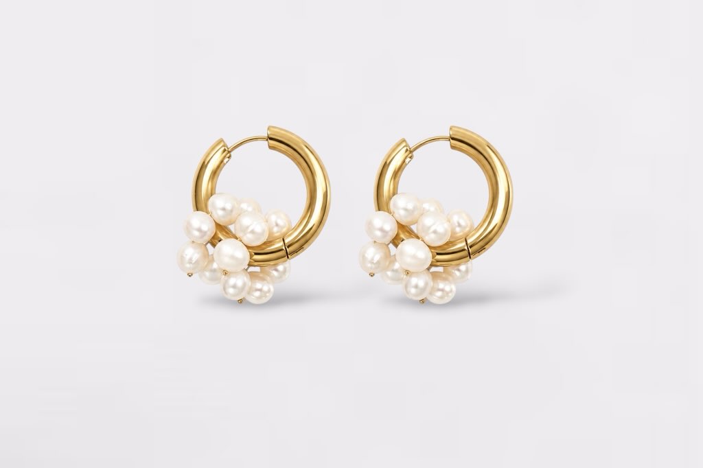 Our current newbies! Livvy, Ashley, Scarlet Hearts and Petra have arrived! The cutest earrings that we know you’ll love 😍