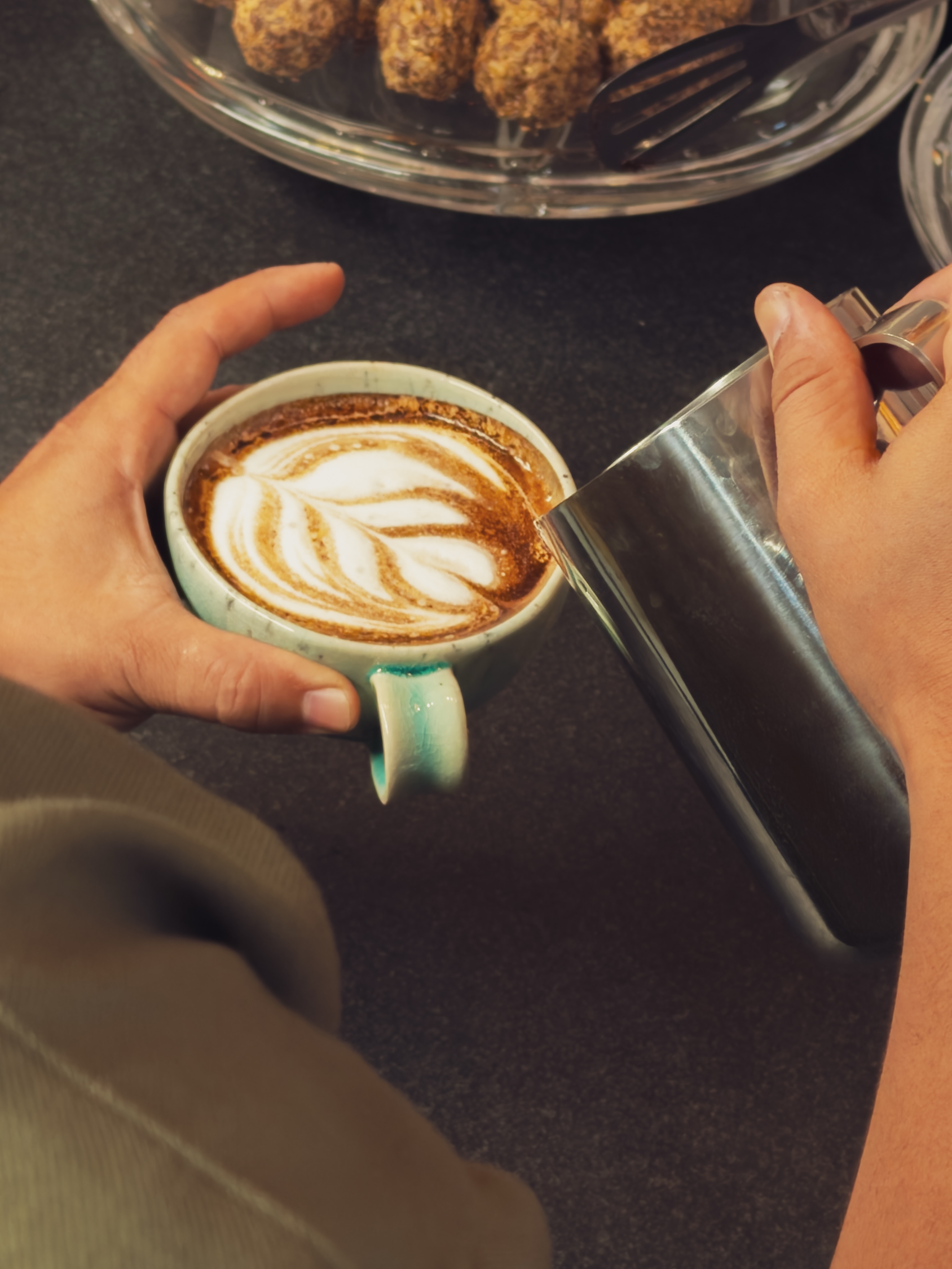 Coffee first, everything else later 🥰
•𝗗𝗮𝗶𝗹𝘆 𝟵 𝗮𝗺-𝟭𝟭𝗽𝗺
•𝗛𝗲𝗮𝗹𝘁𝗵𝘆
•𝗩𝗲𝗴𝗮𝗻 𝗙𝗿𝗶𝗲𝗻𝗱𝗹𝘆
•𝗠𝗮𝗿𝗿𝗮𝗸𝗲𝘀𝗵-𝗘𝘀𝘀𝗮𝗼𝘂𝗶𝗿𝗮
ꜰᴏᴏᴅ ᴀᴘᴘʀᴇᴄɪᴀᴛɪᴏɴ ꜱᴏᴄɪᴇᴛʏ