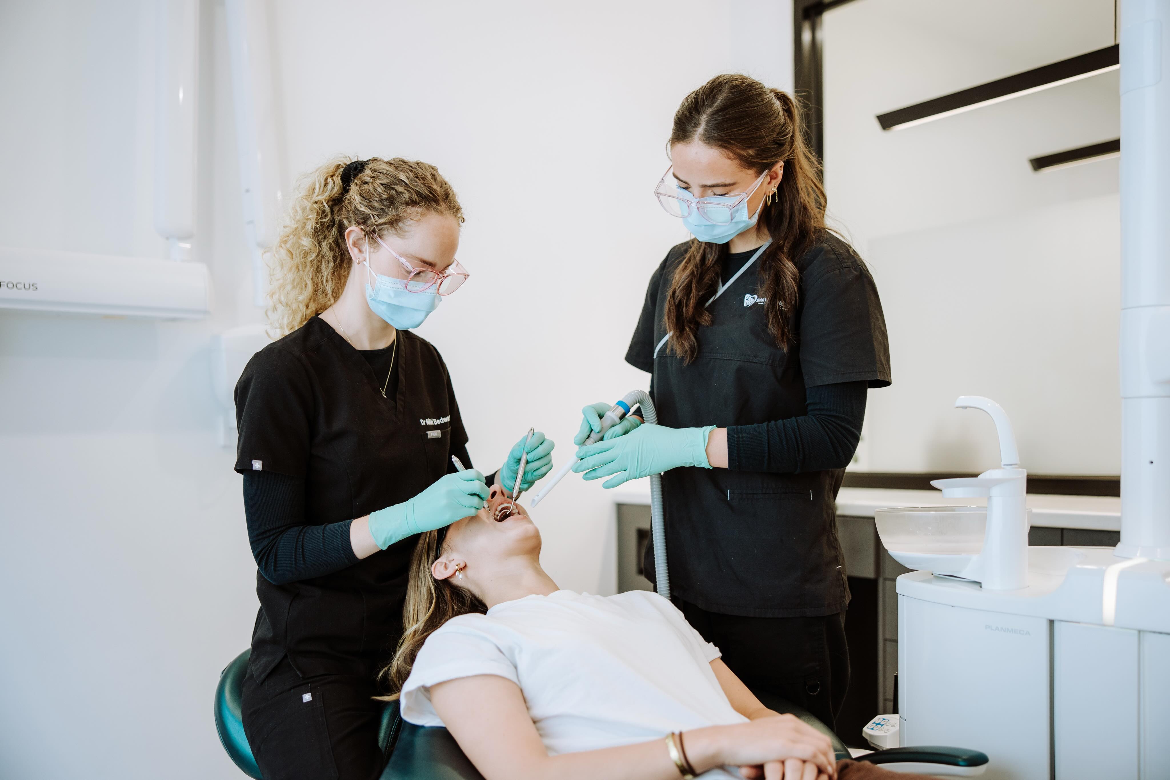 Happy National Nurses Week to our incredible dental nurses who keep our clinic running with care, compassion, and calmness 🤍
Thank you for the reassurance you give patients, the support you provide your team, and the difference you make every single day. Your hard work never goes unnoticed 🦷✨
#dentalnurse #barwonheads #nurseappreciationweek #dental