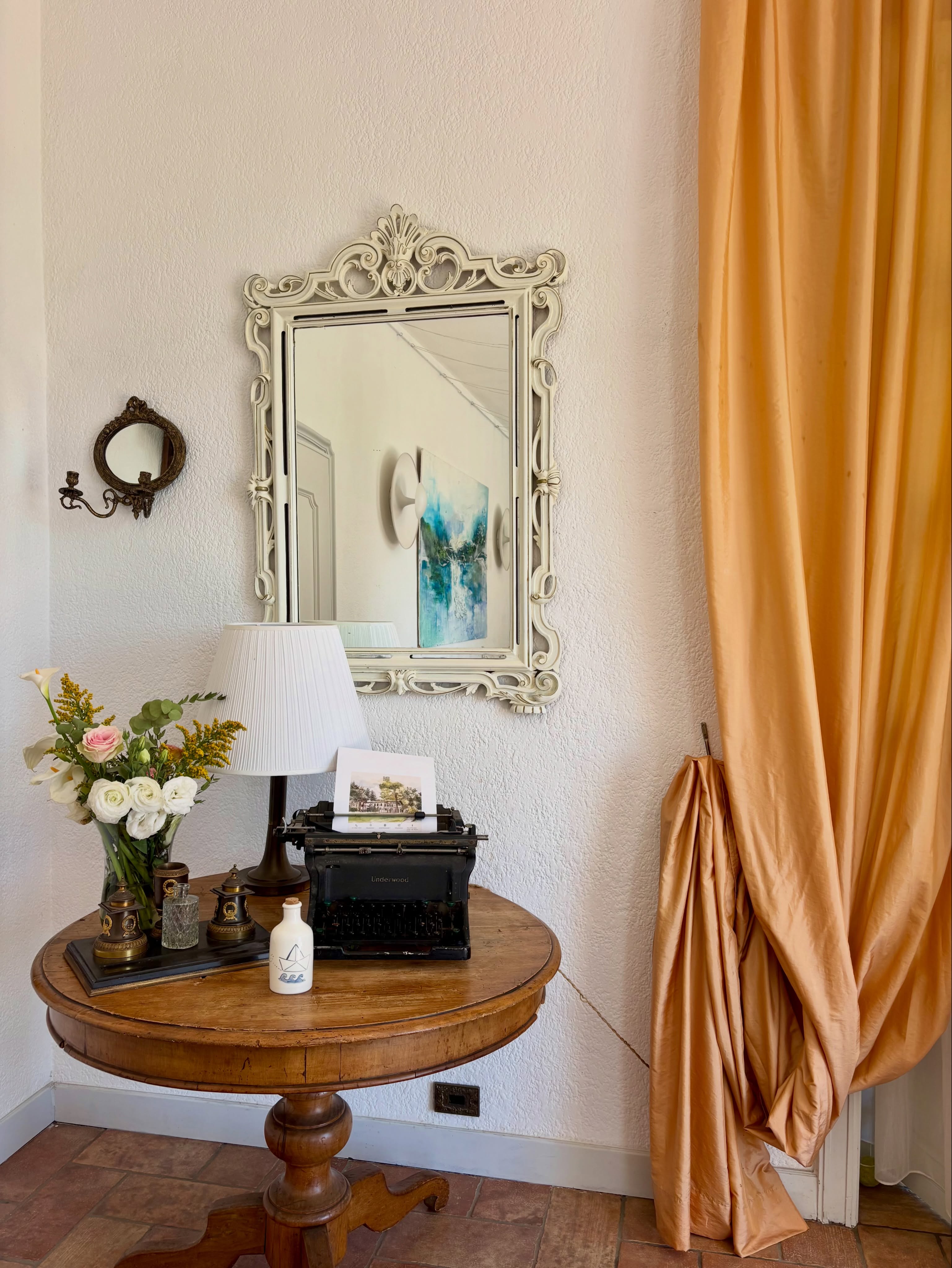 Villa Sofia deeply believes in the value of art and sees its beauty in the small details of everyday life.
We warmly thank @lanoemialice for the beautiful drawings created for the villa, capturing its soul and atmosphere.
We are also happy to share that Villa Sofia is currently working on a new artistic project inspired by this same passion. More details coming soon!! 🎨
#privatevilla #arts #artinthedetails #drawings #newproject