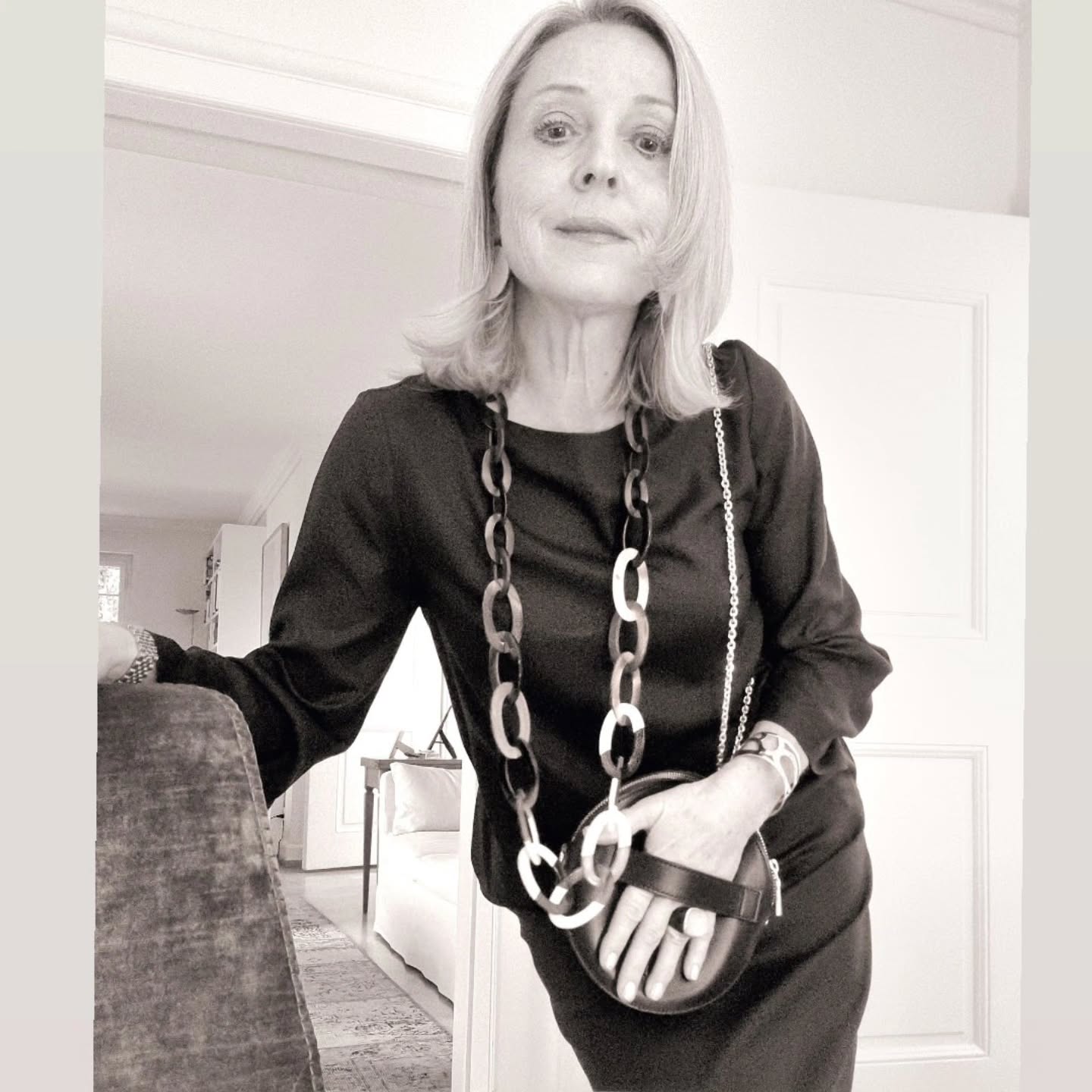 MARLENE COCKTAIL BAG
ROUND IS A STATEMENT
B FLO COLLECTION
@florence.e.bachofenszekely
#roundbag #clutch #marlenedietrich #chicgirl