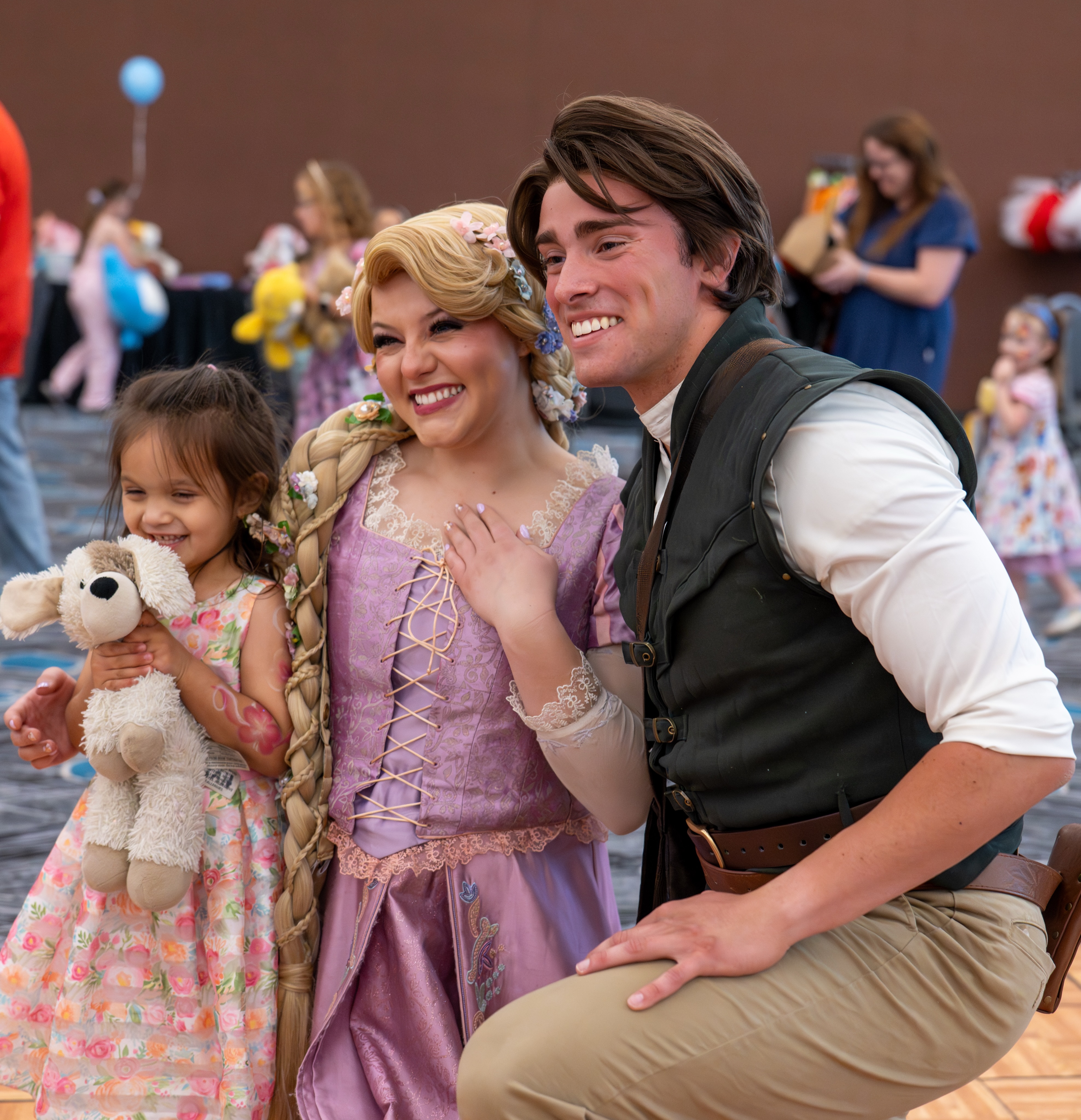 What an unforgettable day at our very first Teddy Bear Picnic! 🧸
Thank you to every family, volunteer, performer, and staff member who helped make this event so special. Seeing so many little smiles, teddy bears, princess hugs, and magical moments filled our hearts!
A big thank you to @everafterevents.co for bringing the story to life with their wonderful princesses, and to @ut_fusion for their talented performances and energy! ✨
Event photos (thank you @alanholbenphotography!) are now on our website rootforkids.org/teddybearpicnic. 🩷💚🩵