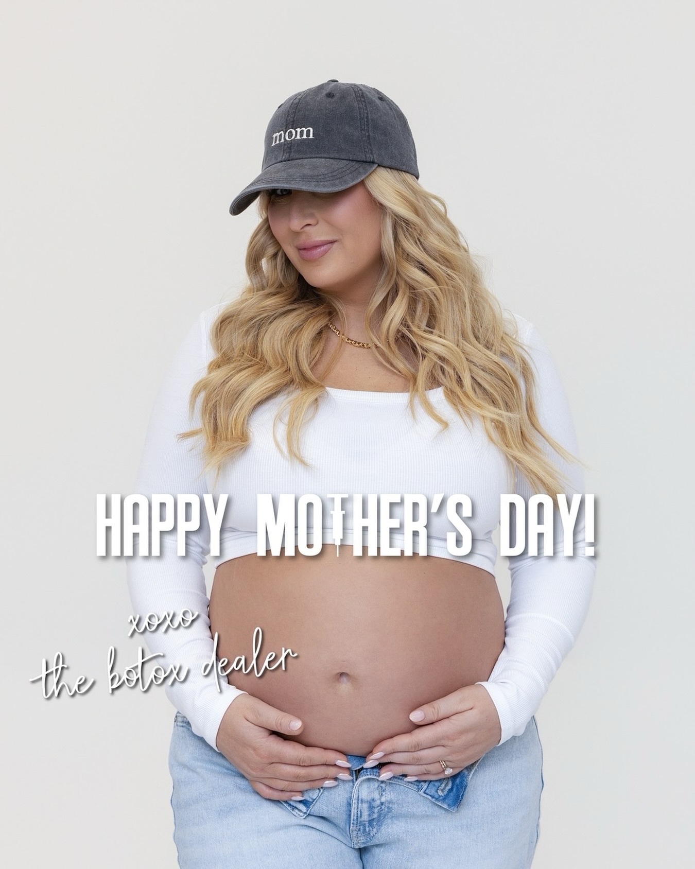 To all the mamas, moms-to-be, fur mamas and beyond: Happy Mother’s Day!💐💉
⠀⠀⠀⠀⠀⠀⠀⠀⠀
(And to the guys: it’s not too late to get her what she really wants—visit my website for gift cards!)