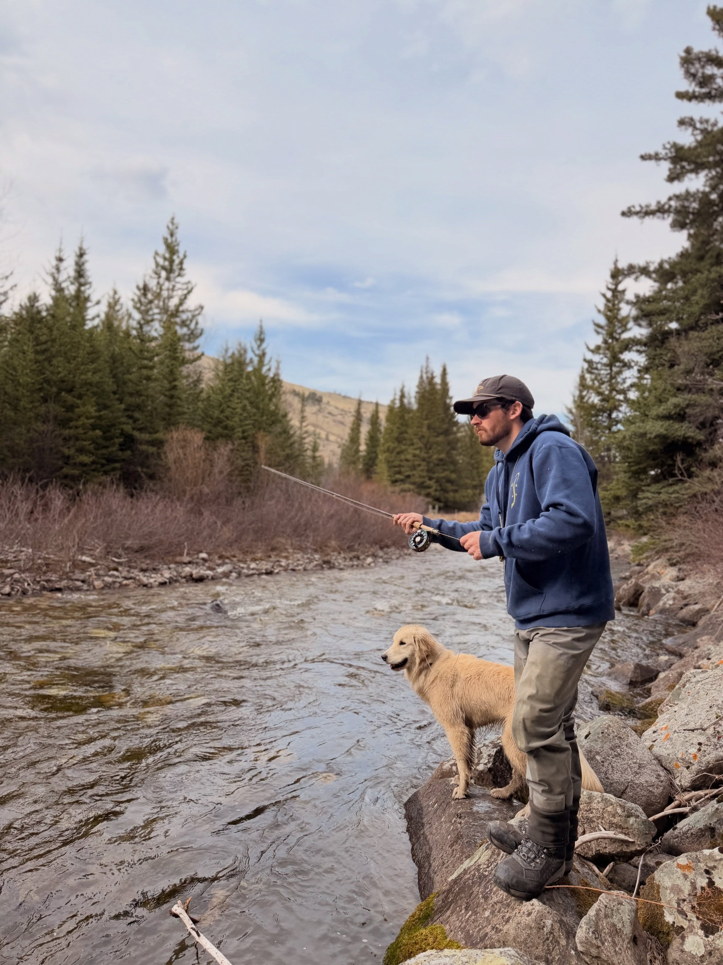 A good rod. A good dog. Need I say more? 🍻
#sullivanflyrods #flyfishing #gooddog #mansbestfriend