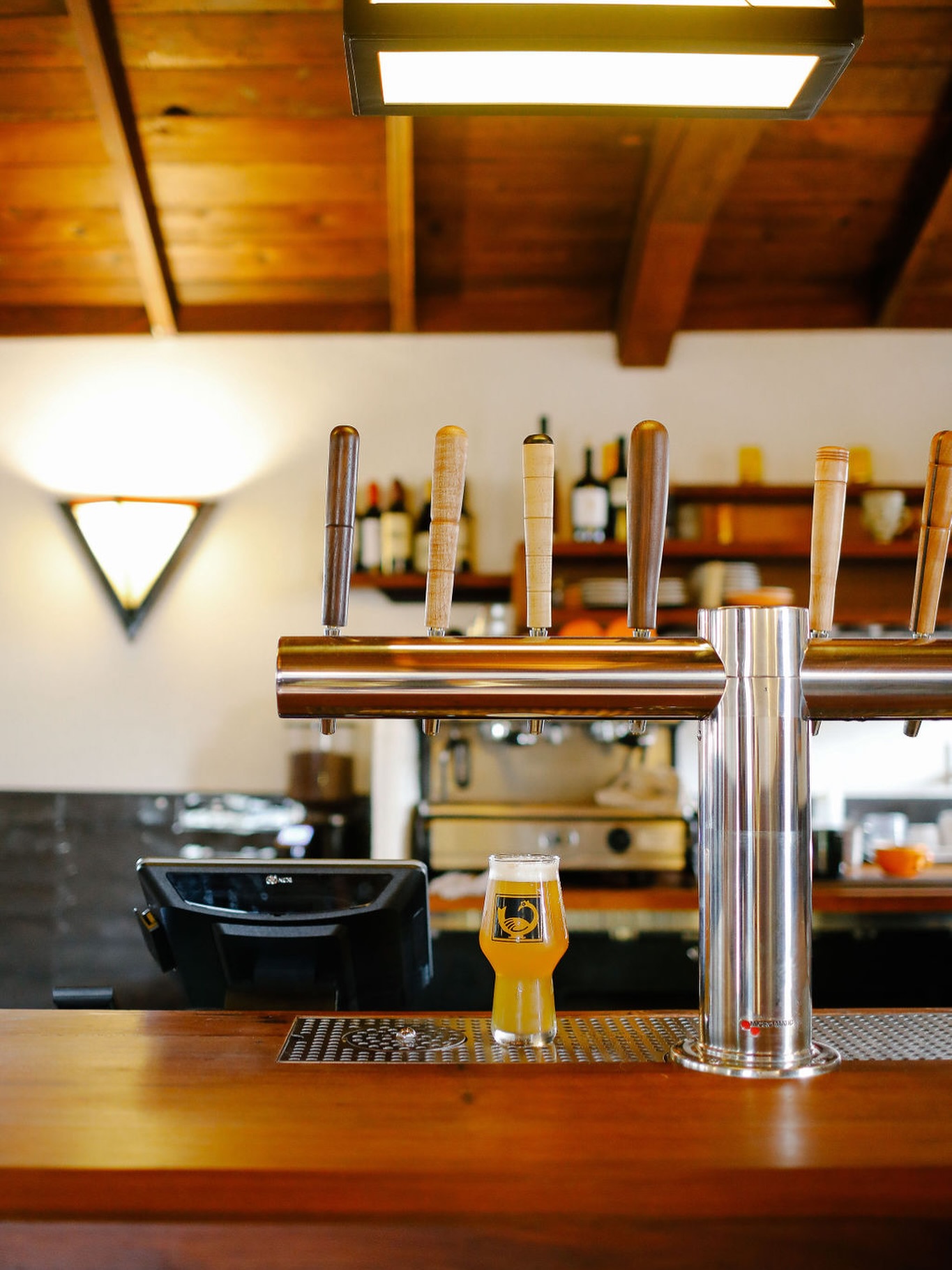 What’s better than a beer on a Wednesday?
A hot dog to go with it 🌭🍺
Introducing Pint & a Dog
Wednesdays in the Waiting Room starting at 5pm · $10
#PintAndADog #CasualDining #MidWeek #PlaceToBe #Mendocino
