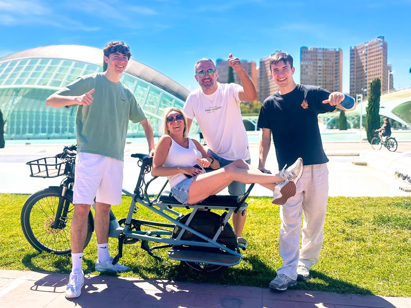 We make your family holiday even easier and a lot more fun! ☀️
Are you traveling with young children, a family member with limited mobility, or perhaps someone who feels a little unsure about cycling?
Then our electric cargo bike might just be exactly what you’re looking for. With space for two children (or one adult) everyone can join safely and comfortably, without missing a single moment of the experience.
Because that’s what it’s all about, right? Discovering a city together, sharing the ride, and creating memories side by side. No one left behind, just pure enjoyment from start to finish 🚲
🍊
Tabitha Huyghe:
¨ We have had a fantastic experience!
Thanks to the cargobike solution we were able to take our son with a broken wrist along comfortably and safely.
June was the only one who came up with a suitable and practical alternative, which really made the difference for us.
Our guide Paul was also extremely friendly and enthusiastic. He created a great atmosphere and made the whole tour even more enjoyable with his knowledge and energy!
Highly recommended for anyone looking for a flexible and customer-oriented cycling experience!¨
👉🏾
Dear Tabytha, it’s wonderful that you were able to enjoy your holiday together and truly experience our city as a family.
I absolutely loved running into you during the tour I was guiding. One could really see how much you were enjoying every moment.
So happy to hear your son is recovering well from his surgery too. Wishing him all the strength and a smooth recovery!
Warm hugs and sunny greetings from Valencia! 🧡
.
.
#getinvolvedvalencia #valencia #gezelligfietseninvalencia #visitvalencia #nederlandsegidsinvalencia