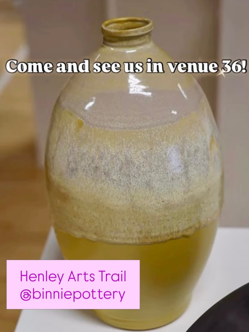 Come and visit us @henleyartstrail venue 36 with @westforestpotters 💕
10-5pm Knowl Hill Village Hall (on A4 - plenty of parking)
I’ll be there this morning if you’d like to chat about pottery lessons or experiences.
Tea, coffee & cake available, along with 22 other wonderful potters & ceramic artists ❤️