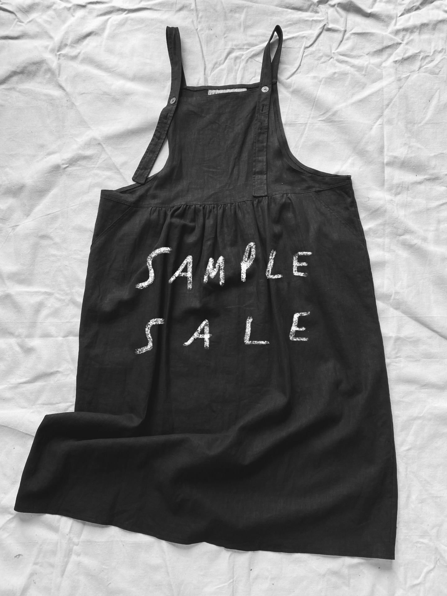 Mayday Mayday! Sample Sale live online now, ready to post pieces with up to 50% off. Tops, trousers, dresses + outerwear, explore via the link in the bio now 🔗