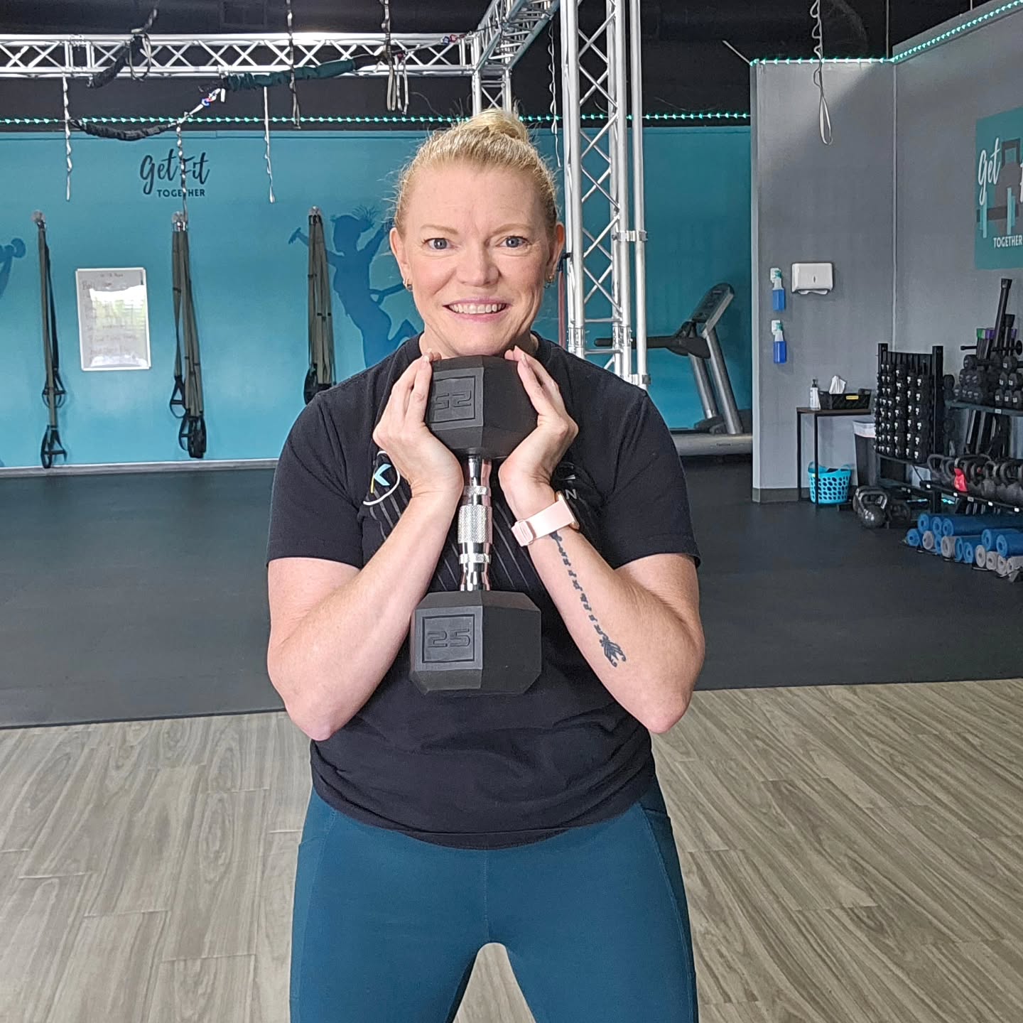 You don’t need perfect. You need a starting point.
And this is it.
Strong Start kicks off Monday.
We’re not chasing random workouts…
We’re building real strength with purpose.
✔️ Squats
✔️ Deadlifts
✔️ Chest Press
✔️ Rows
✔️ Lunges
These are the moves that change your body — and we’re repeating them each week so you can actually see (and feel) your progress.
No guessing. No wandering around.
Just a clear plan that meets you where you are… and makes you stronger every time you show up.
Already taking classes?
You’re in it. Let’s go.
Want more structure, tracking, and guidance?
Comment START and I’ll send you the details.
Let’s build strength that shows up in your life — not just the mirror.
#GetFitTogether #GetFit #ConcordNC #KannapolisNC