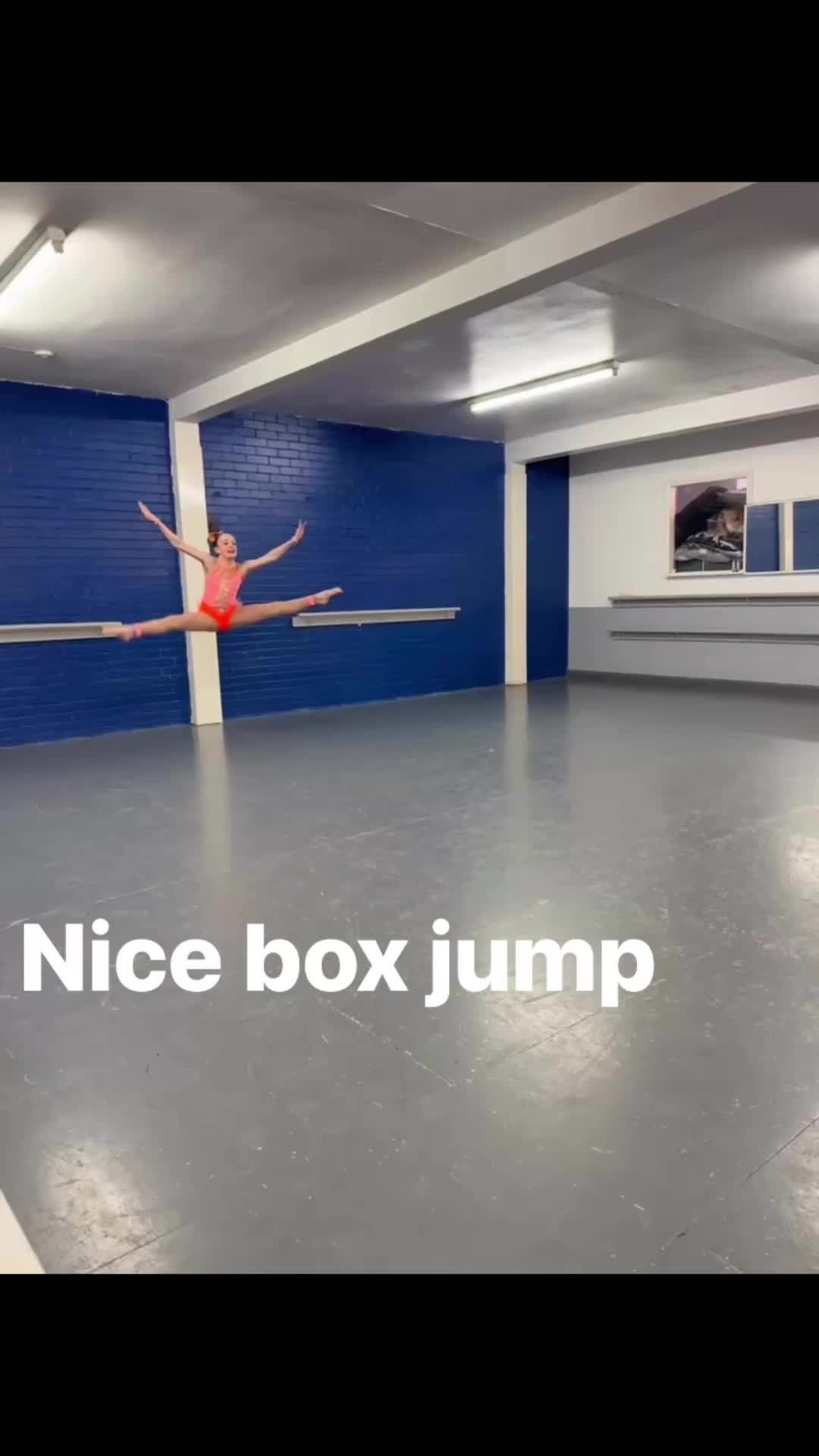 Loved this pic till I realised it was a side leap not a box jump and then I loved it even more. Well done Bella those legs and feet are 🤩