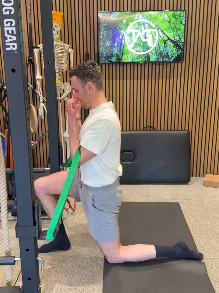 Low Back Pain | Biomechanics Coaching 🇬🇧
Alex came to me after trying everything. He was dealing with large disc extrusions at L5/S1.
After 14 weeks of private coaching with myself this is the level of training we are able to perform.
Combining precise corrective strength exercises and mobility together equals some really powerful and valuable results.
Regaining function to live fuller and healthier lives. 🫱🏻🫲🏽
Contact Now 📥
#LowBackPain
#SciaticaRecovery
#FitnessCoaching
#PainFreeMovement
#TAGFITUK