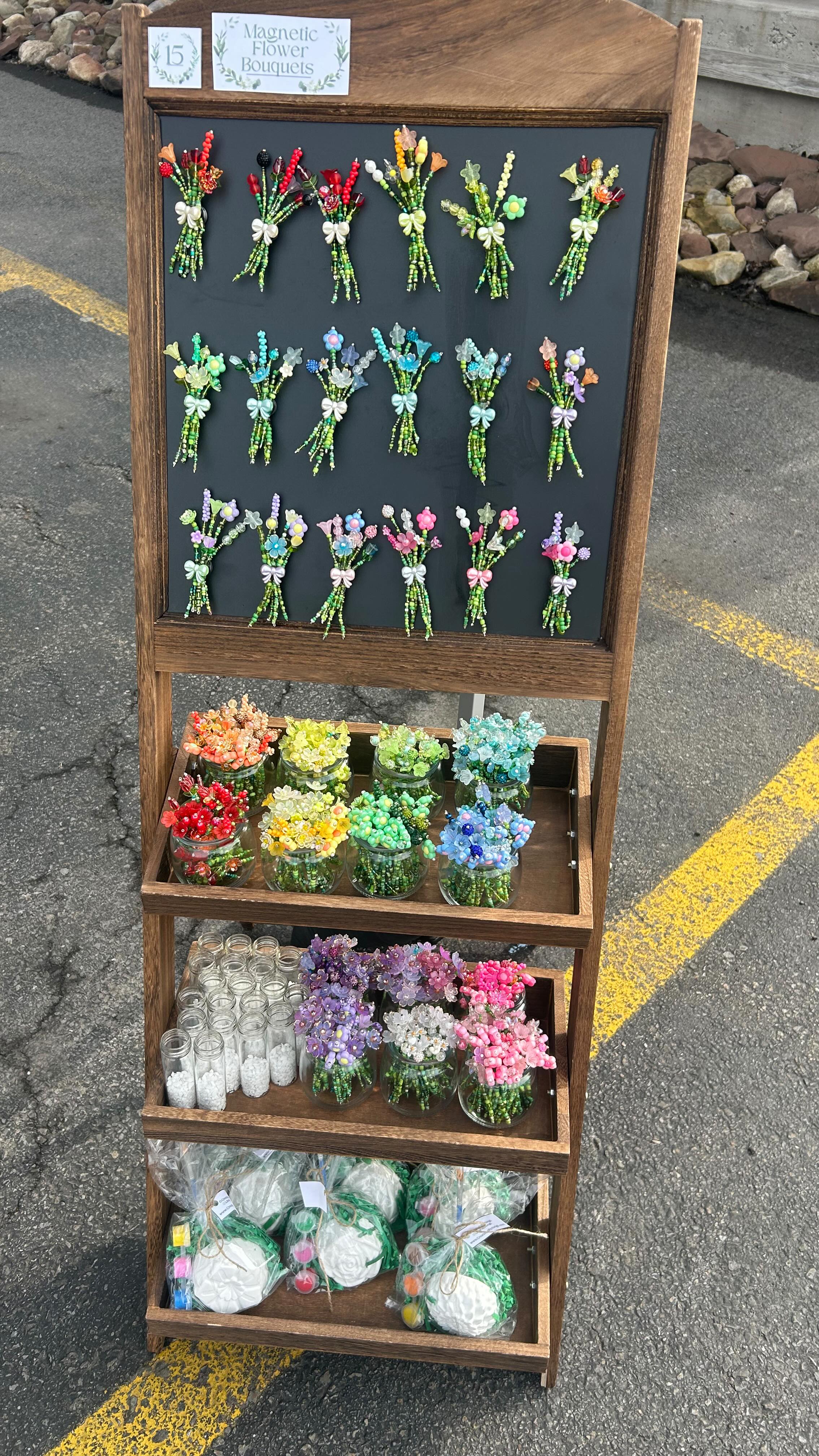 The spring market @schuttsapplemill is in full swing and off to a great start! Here until 2 today!
