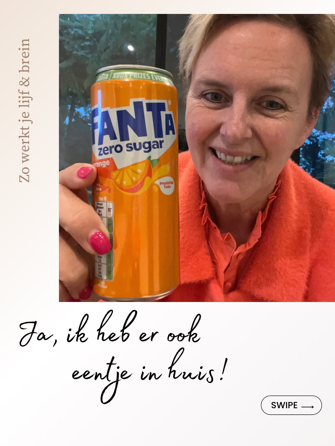Wie duurzaam afvallen écht wil aanpakken schrikt hier misschien van want light lijkt de slimme keuze. Geen suiker, geen calorieën. Win-win toch?
Hmm... 🤔
Zoetstoffen smaken zoet maar leveren geen energie. Je brein verwacht suiker, krijgt het niet, en stuurt een signaal:
**geef mij meer.**
Resultaat?
❌ Meer trek na het drinken
❌ Meer zin in zoet de rest van de dag
❌ Zonder het te beseffen eet je meer
Dat is geen gebrek aan wilskracht, het is gewoon je brein dat doet wat het moet doen.
En daarom zeg ik het je: 👆
✔ Water, bruiswater, kruidenthee , enkele tassen koffie of water met munt en citroen. Je went er sneller aan dan je denkt.
Wist jij dit al? Of drink jij ook light? Vertel het me hieronder 👇
PS…no worries, ik dronk ook van dit blikje 🙈
PS sla dit op als reminder!
Liefs, Elly 💋