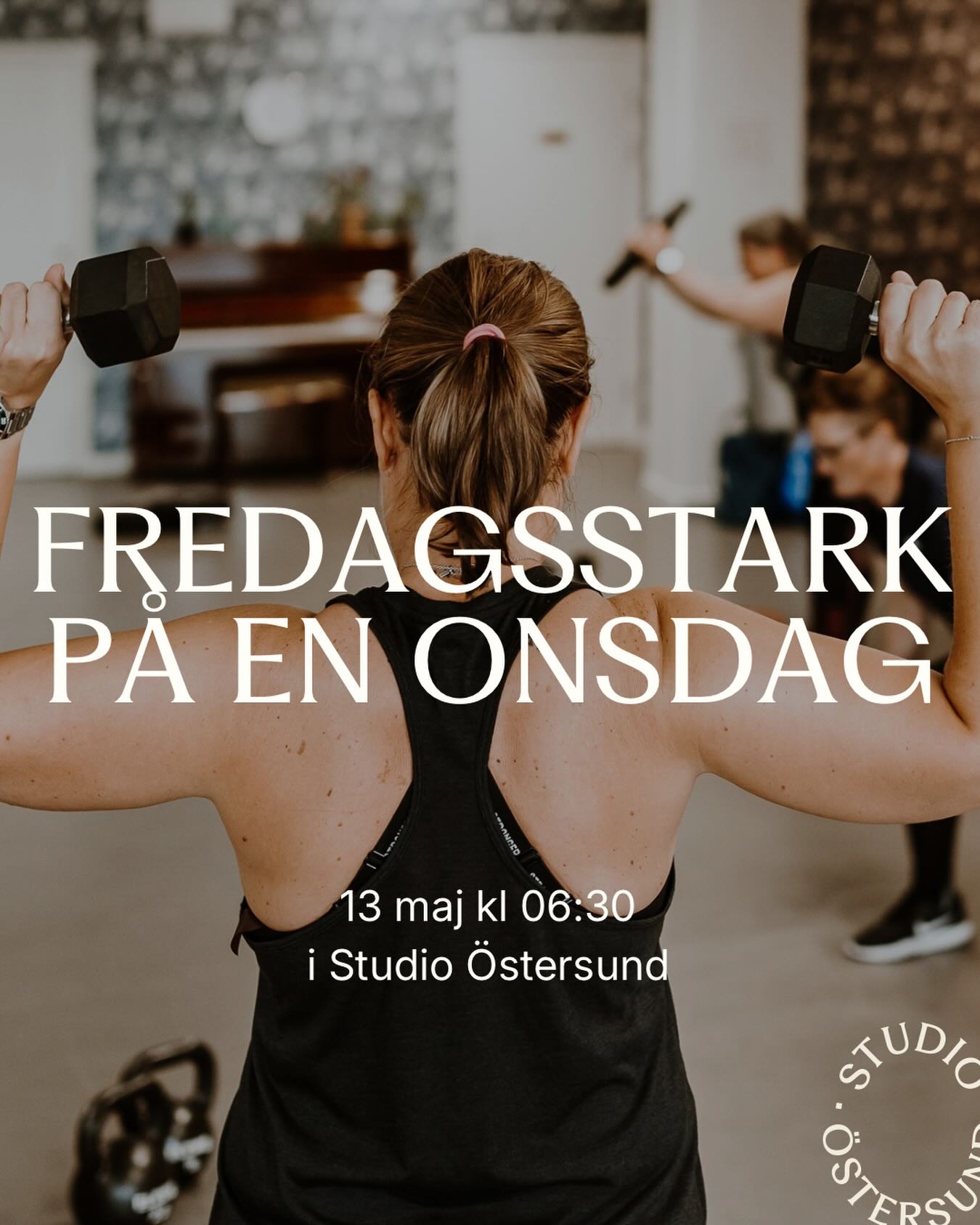 Fredagsstark på onsdag? Javisst - imorgon onsdag kl 06:30 kör Maria ett grymt morgonpass för dig som vill starta långledigheten på bästa sätt💪
220 kr inkl frukost - boka din plats via kontakt@studioostersund.com