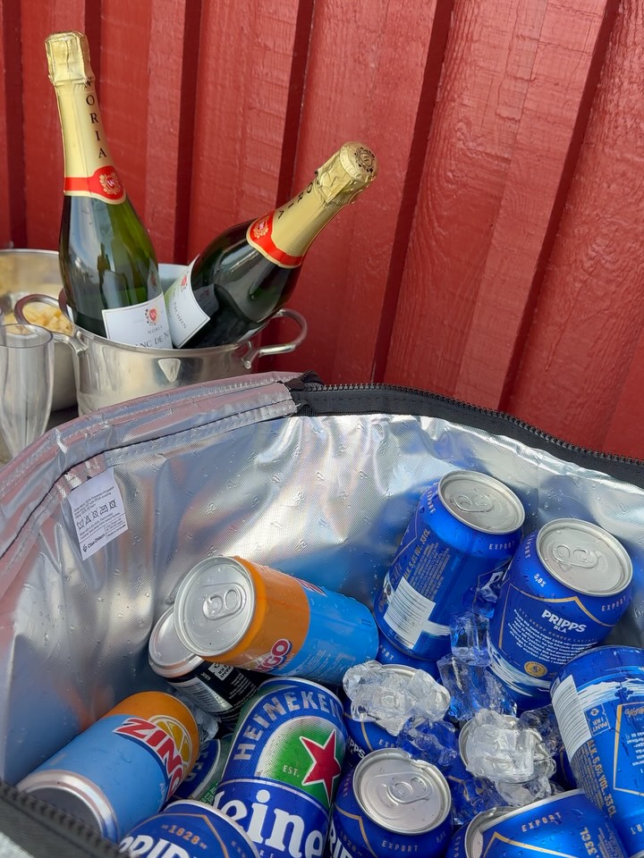 Ribbåt och Bastu!
Härlig aktivitet för dagens konferensgäster som fick en ribbåtstur till en egen sjöbod där@de badat bastu, druckit och ätit gott. Perfekt aktivitet för att stärka teamet och koppla av i en helt magisk miljö!
Läs mer och boka på RibX.se
#ribx #ribbåt #konferensaktivitet #teambuilding #badavastu