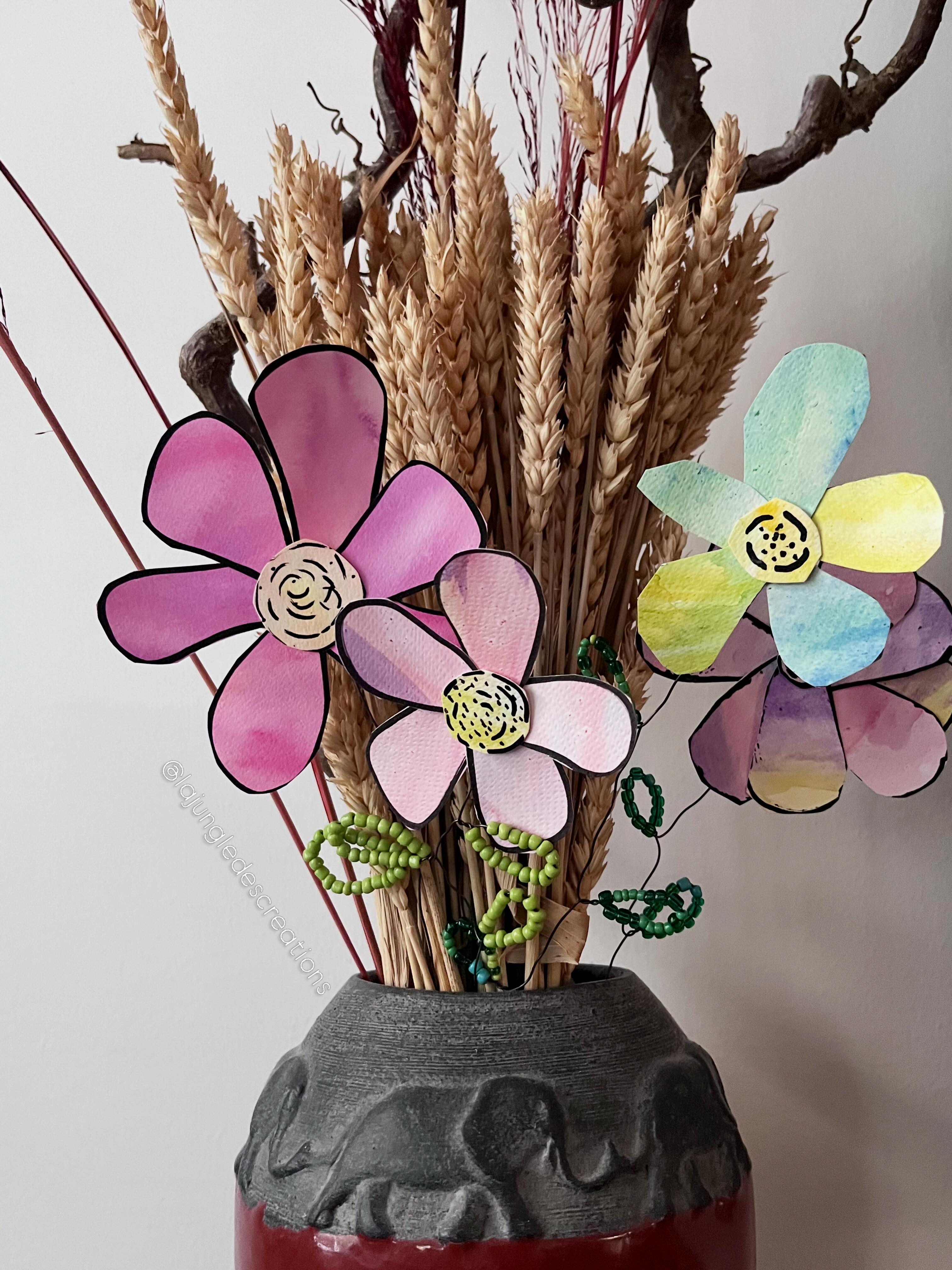 🇬🇧DIY- Create beautiful watercolor spring flowers 🌸
A colorful and creative activity to celebrate spring with kids.
Watercolor painting, cutting, assembling, … Each flower turns out completely unique!
Materials: watercolor paper, watercolors, black marker, scissors, glue, flexible wire, small green beads.
Swipe through the carousel to discover the main steps!
👉 For the full step-by-step tutorial, visit my website (link in bio)
—
🇫🇷 DIY - Créez de jolies fleurs printanières à l’aquarelle 🌸
Une activité créative pleine de couleurs pour accueillir le printemps avec les enfants
Dégradés à l’aquarelle, découpage, assemblage et petites feuilles en perles… chaque fleur devient unique !
Matériel : papier aquarelle, aquarelle, marqueur noir, ciseaux, colle, fil de fer souple, perles rocailles vertes.
Les grandes étapes sont à découvrir dans le carrousel !
👉 Pour le tutoriel détaillé pas à pas, rendez-vous sur mon site — lien en bio
—
Painting supplies, glue, and wire purchased from @panduroofficial
Hot glue gun from @cleopatre_collesetcouleurs - (unpaid commercial collaboration)
—
#panduro #diyspringflowers #craftforkids #paperflower #wireandwatercolour