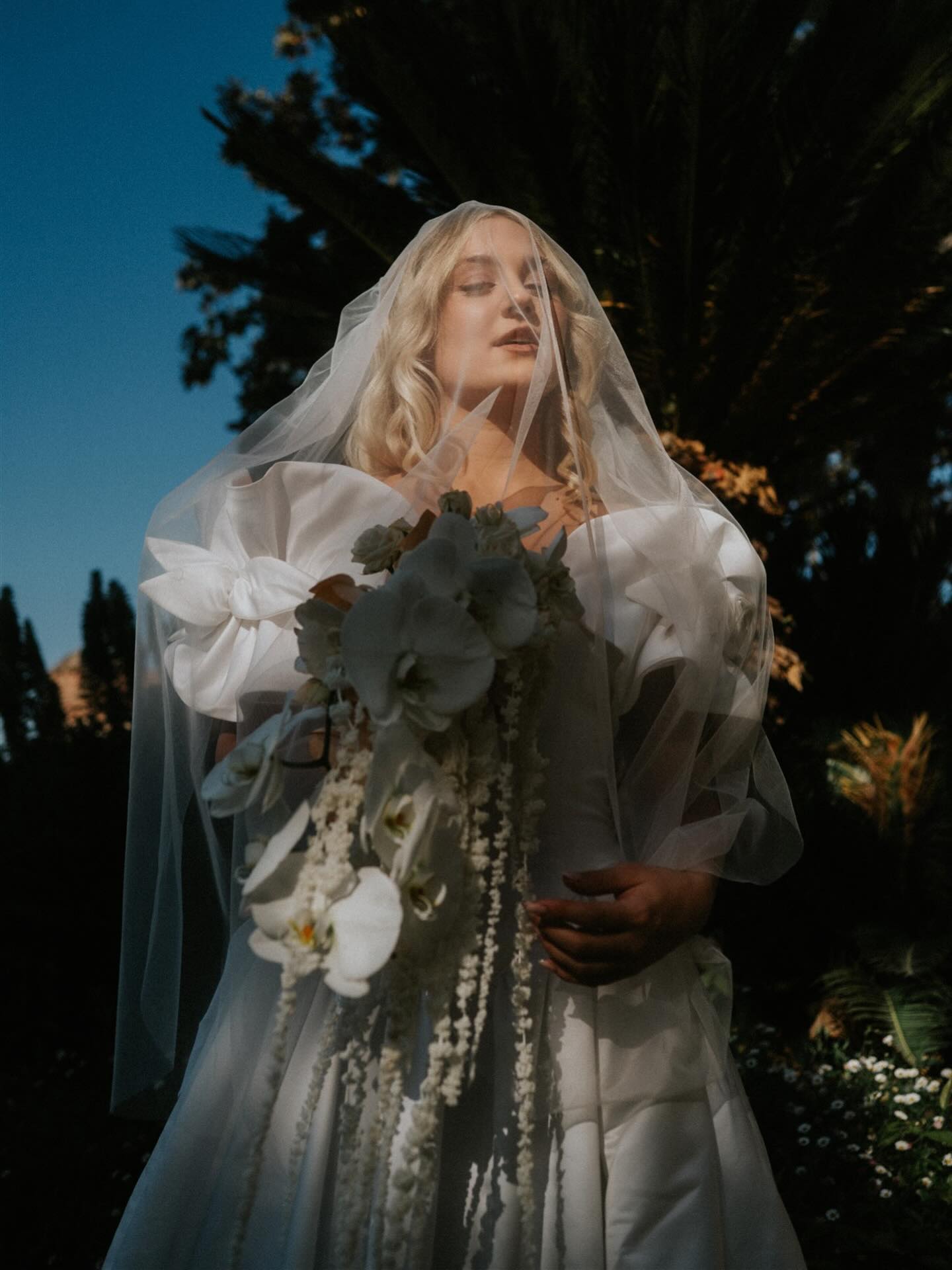 Heidi// April’s bride
Venue @chateaudetheoule
Flowers @roni_floral_design
MUAH @makeup_cotedazur