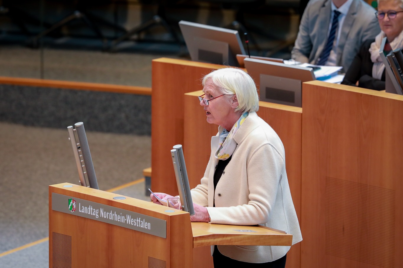 Gestern bei meiner Rede im Landtag von NRW 📸
Heute gehts im Plenum weiter. Schaut doch bei Gelegenheit mal im Livestream rein 🎥