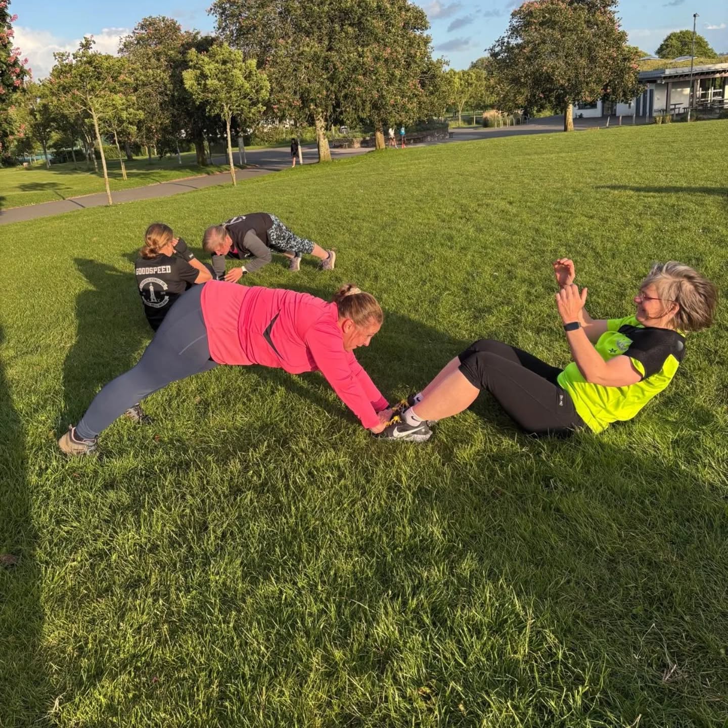 Team work makes the dream work! A couple of snaps from yesterday's partner based core session with Coach Stacey