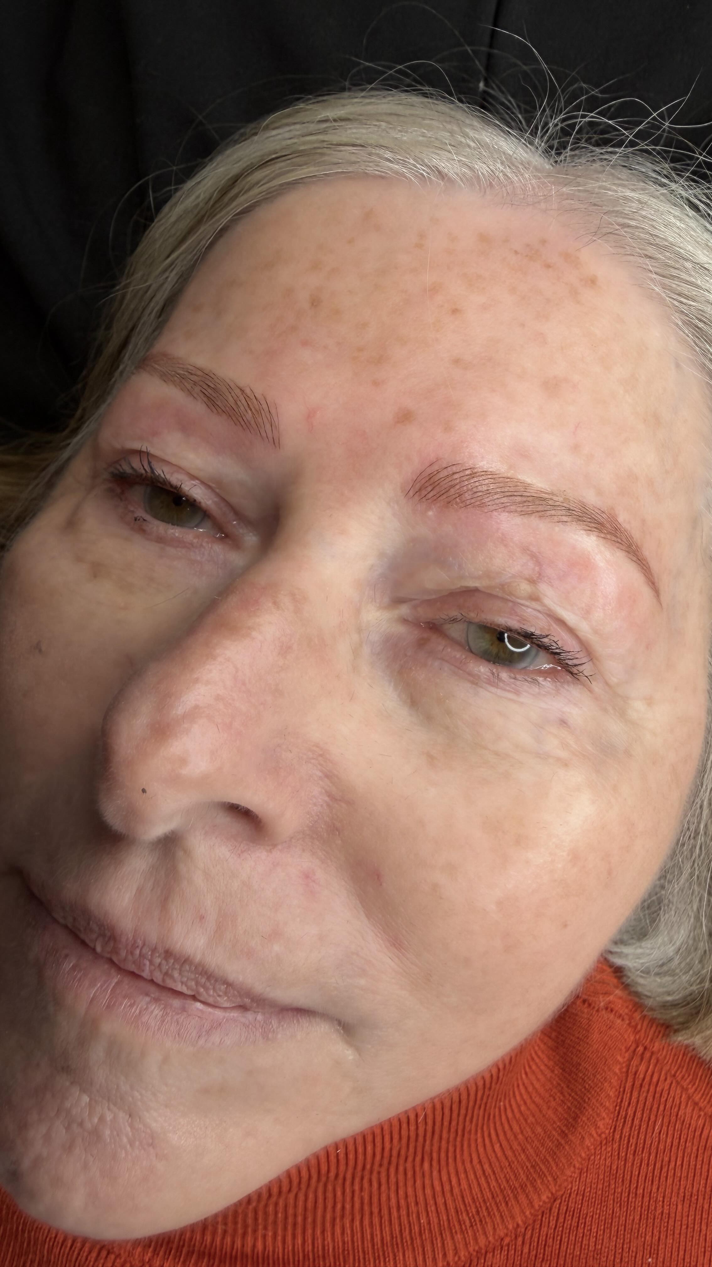 Love love love this transformation ❤️❤️
.
.
.
.
.
#CombinationBrows
#CombinationBrowsUK
#CombinationBrowsEssex
#PowderBrows
#HybridBrows