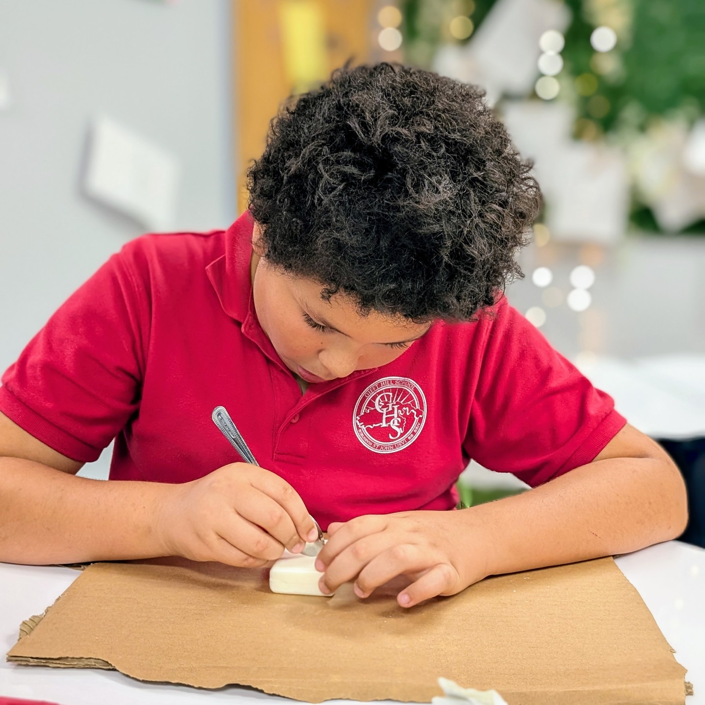 Ms. Francis’s sixth grade human geography students recently explored the history of the island’s Indigenous peoples and the lasting traces they left behind, including petroglyphs. To deepen their understanding, students created their own petroglyph-inspired carvings by etching a symbol meaningful to them into bars of soap, connecting past and present through a hands-on lesson in culture, history, and self-expression.
#indigenoushistory #handsonlearning #culturaleducation