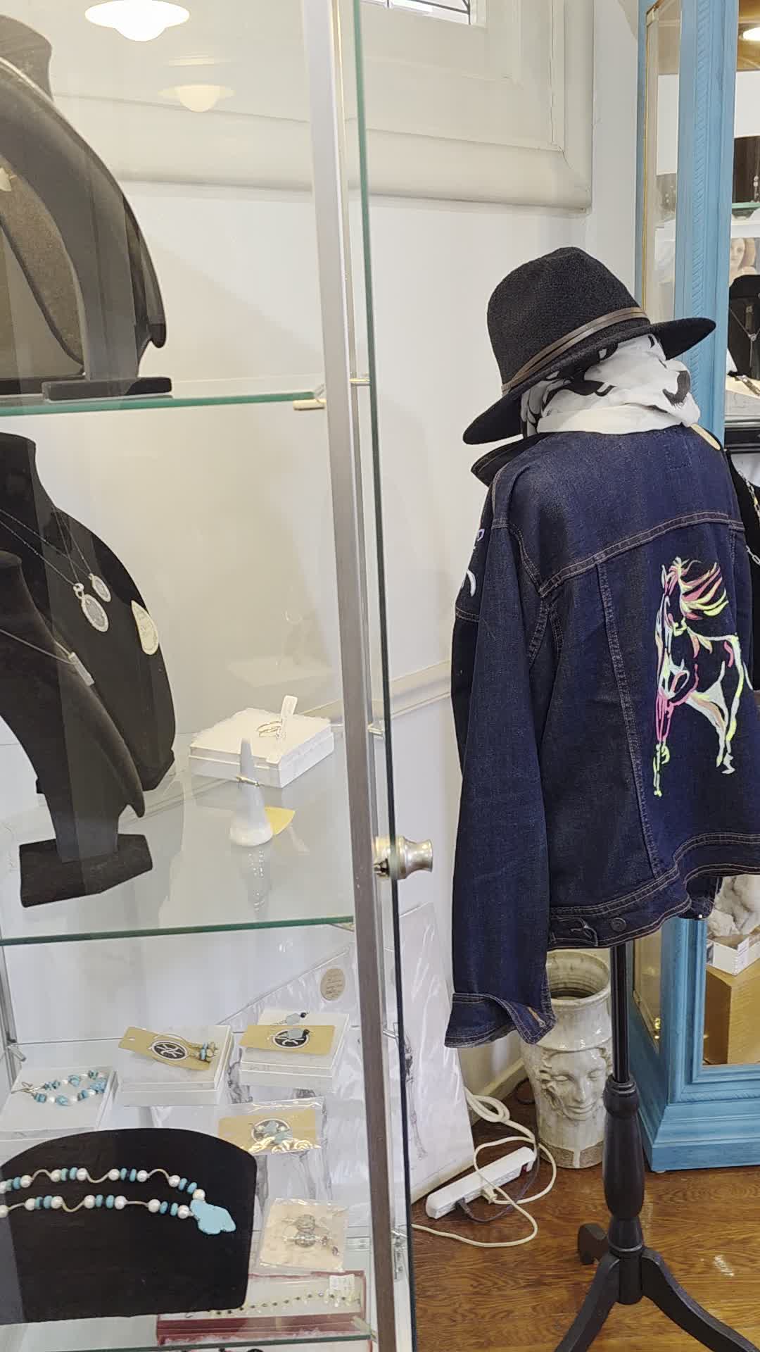 We've got some items on sale today. Stop by the Lebanon Angel Wings to park and swing in to Soul Sidekick Boutique, Fridays & Saturdays 12 - 5 PM. Handmade for Your Heart's Delight! #DowntownLebanonOH